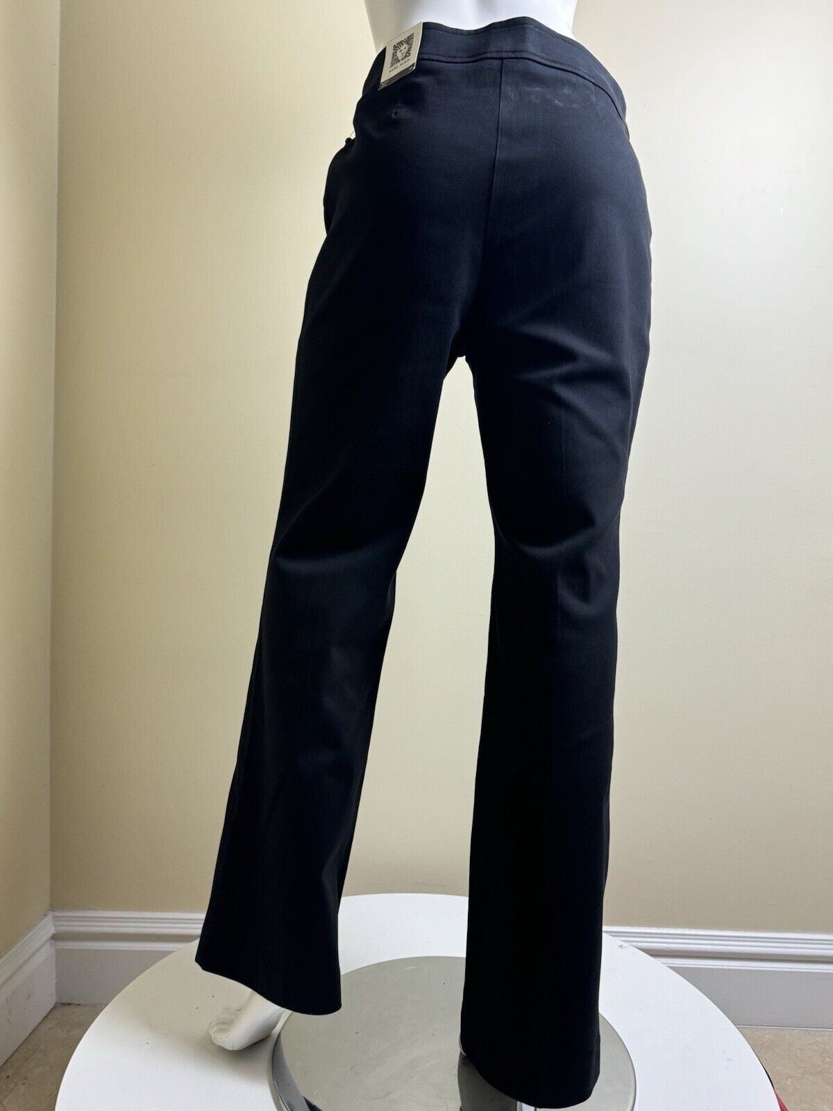 $89 ANNE KLEIN Women’s Black Pants Sz 10. (B.89)