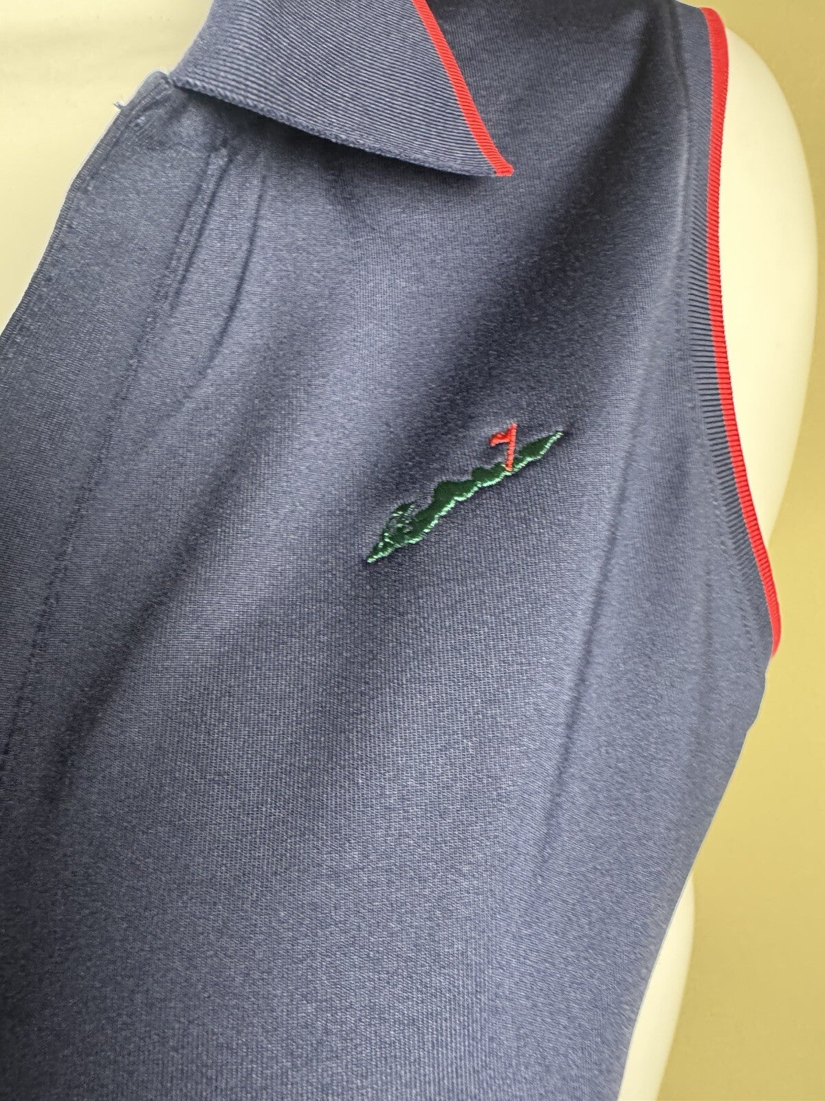 Renwick Women’s Polo Golf Shirt Sz M.    (B.132)