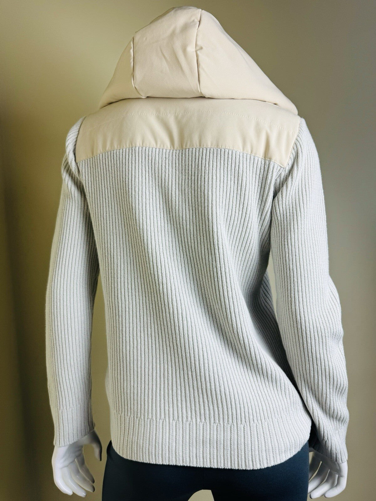 Puma Women's Hooded Golf Sweater Size S.   (B.112/6)