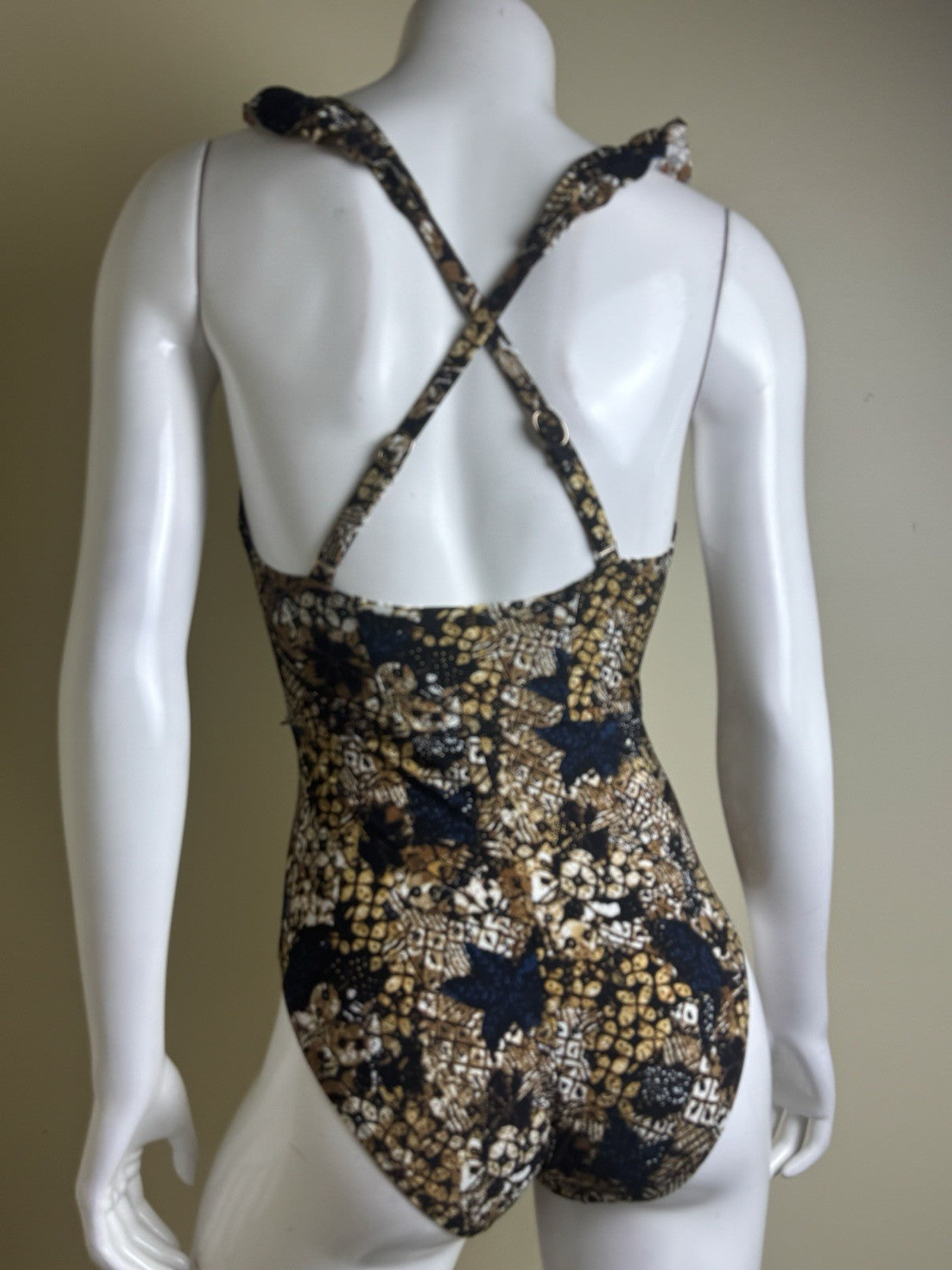 $192 Amoressa Fresco Multi One Piece Swimsuit Sz 8.  (B.151)