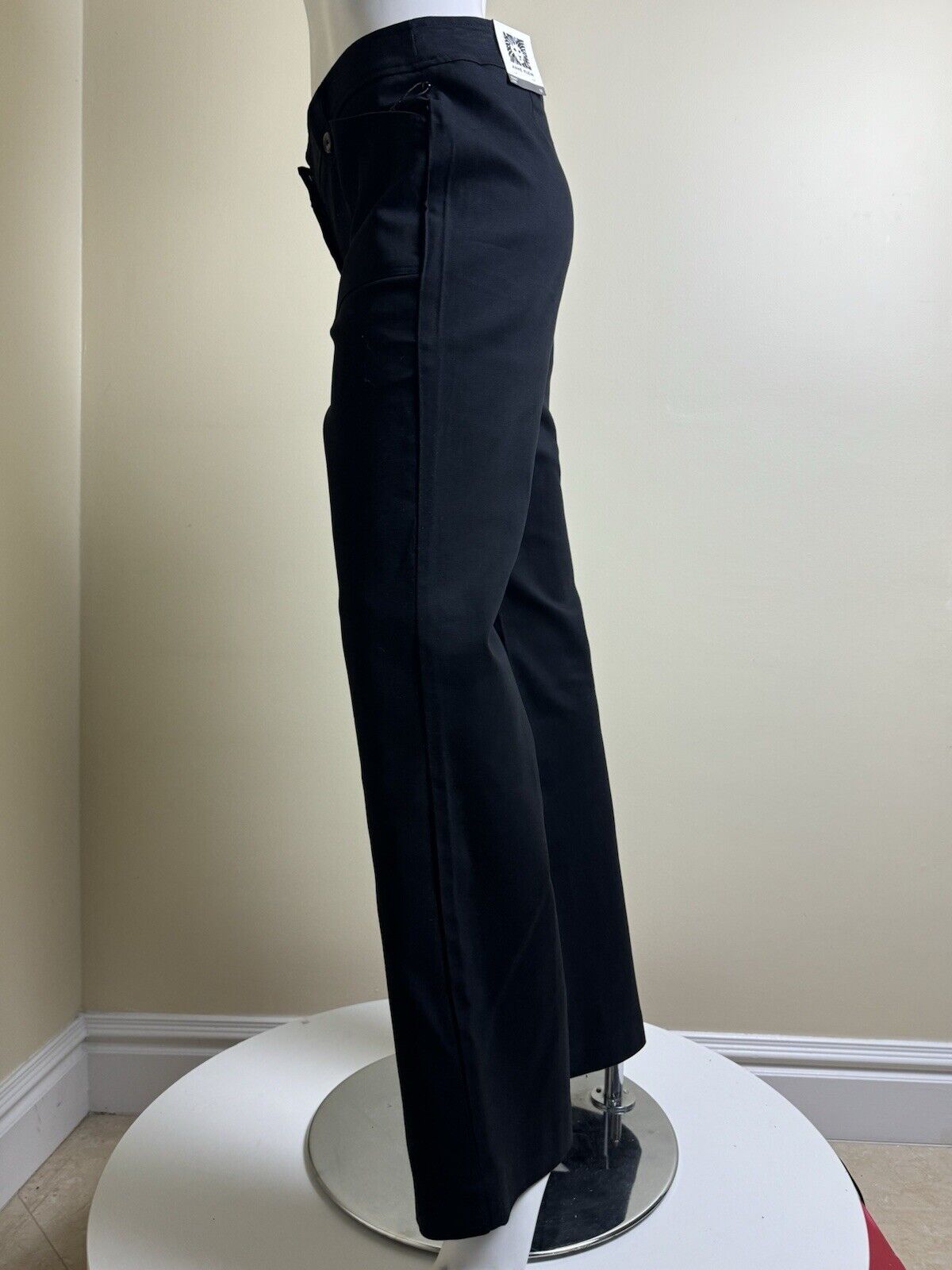 $89 ANNE KLEIN Women’s Black Pants Sz 10. (B.89)