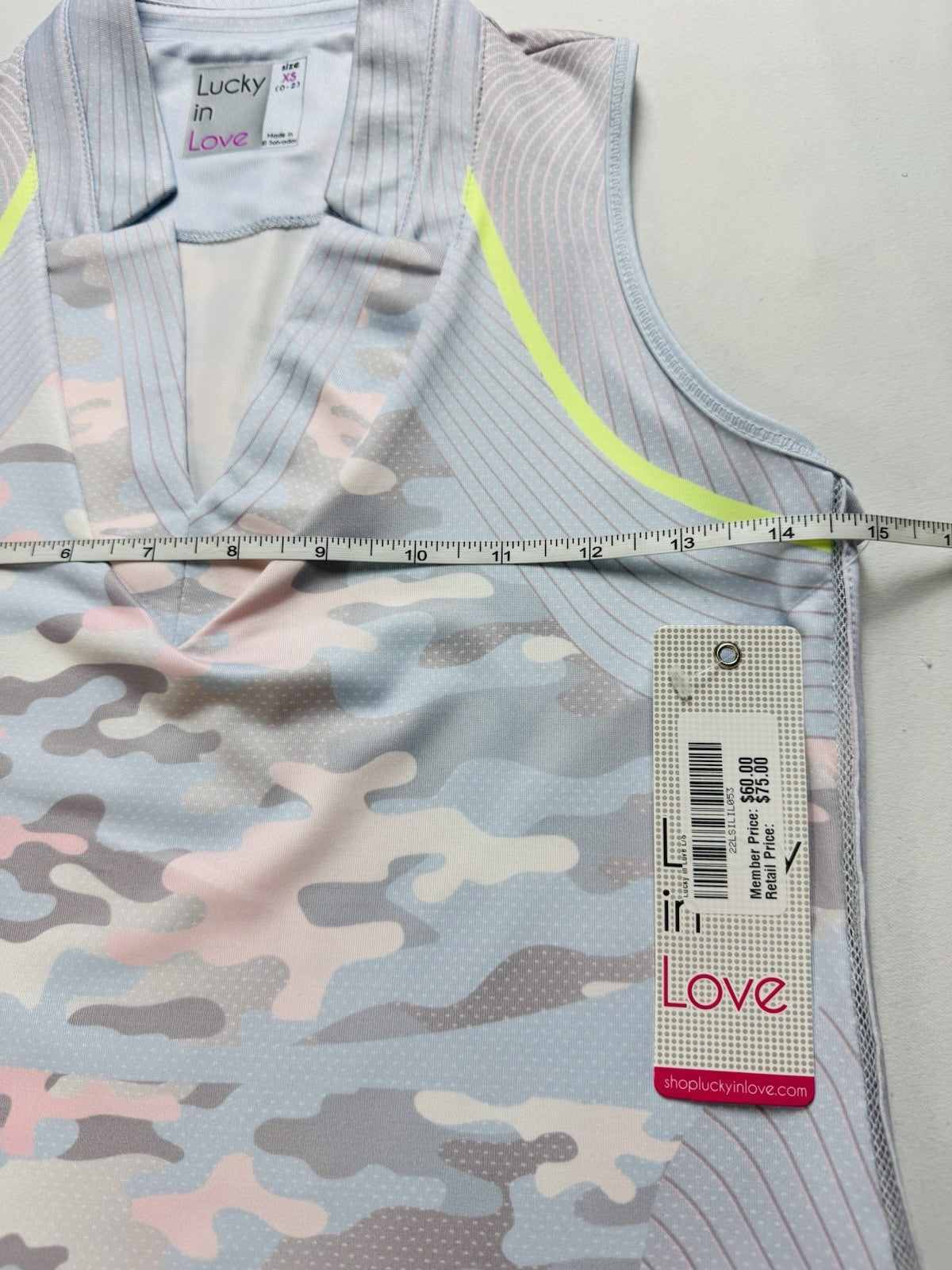 Lucky In Love Women’s Camo Sleeveless Tennis Golf Shirt Sz XS.     (B.135)