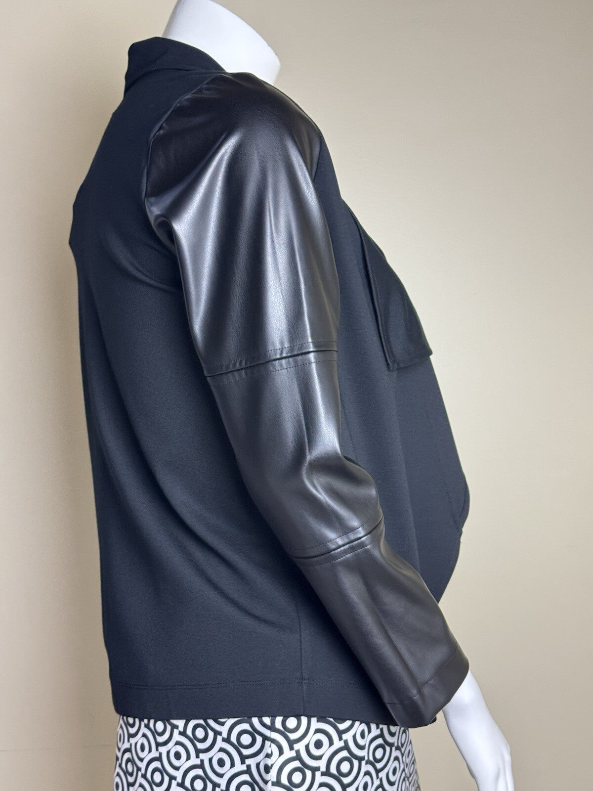 $139 Rafaella Woman’s Black Cardigan Sz M  (B.125)