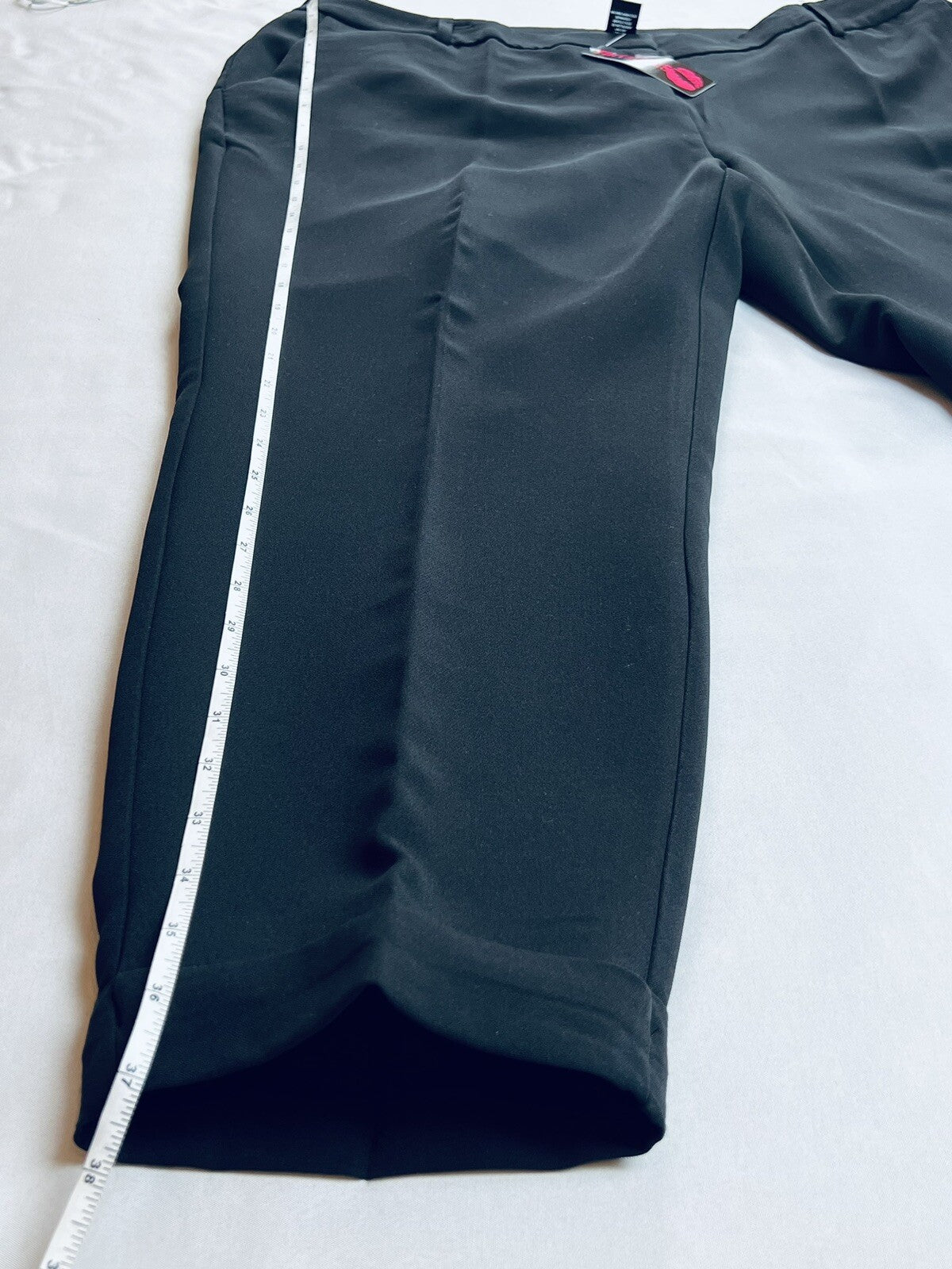 Flirtatious Women’s Black Capri Pants Sz 20