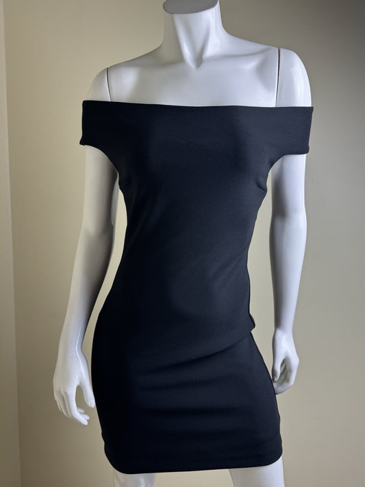 $220 Guess by Marciano Off Shoulder Black Dress Sz 4. (B.154)