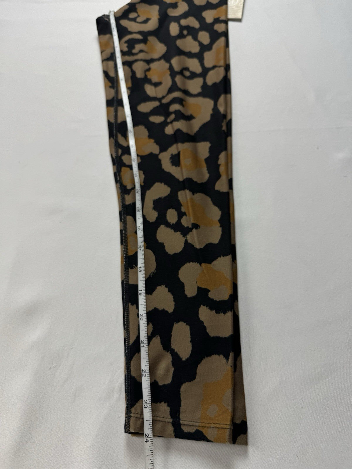 $65 SAGE COLLECTIVE High-Rise Leggings Jungle Cat Size S.  (B.156)