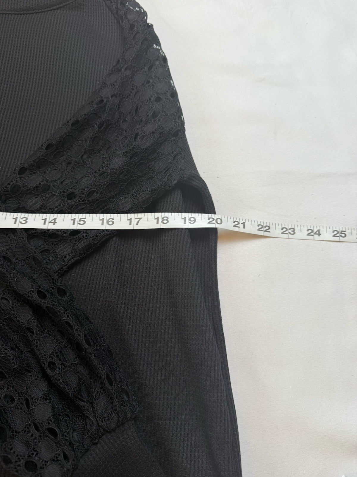 Miholl Women's Blouse Lace Long Sleeves Size L. (B.167)