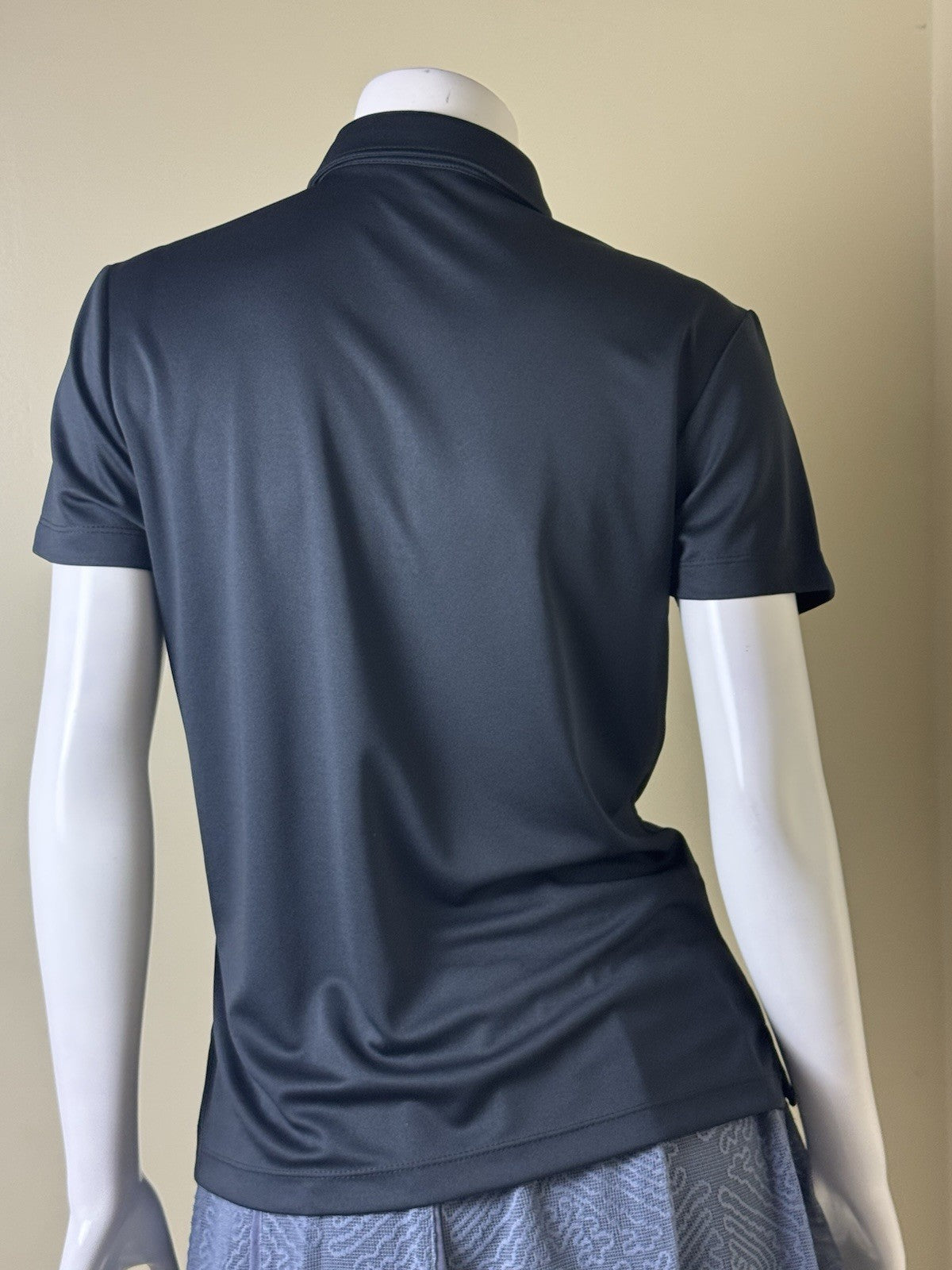 Monterey Women's Golf Shirt Sz M.    (B.164))