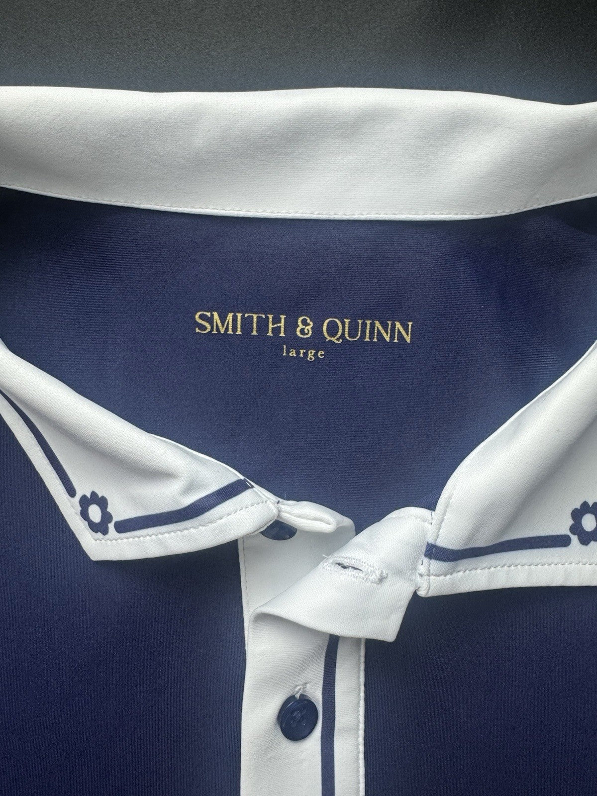 Smith & Quinn Women’s Golf Shirt Size L.      (B.159)