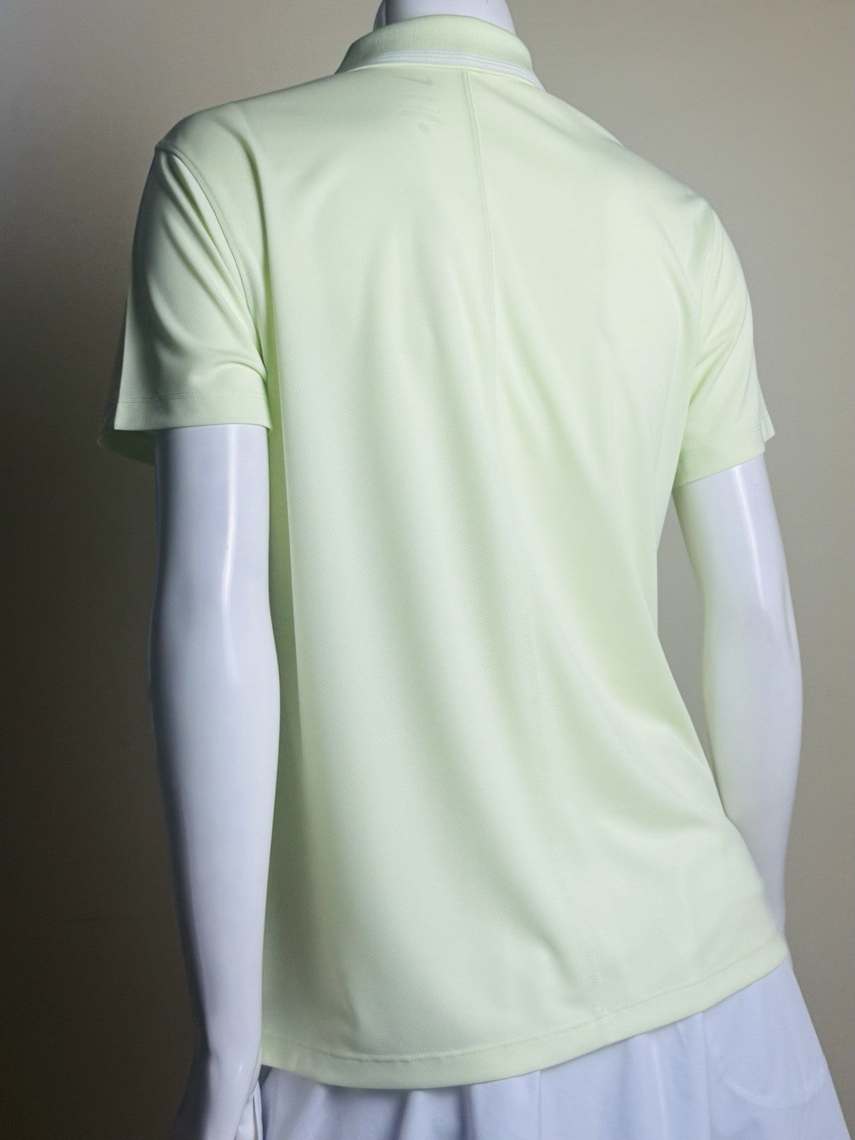 $65 Nike Women’s Golf Shirt Sz L       (B.188)