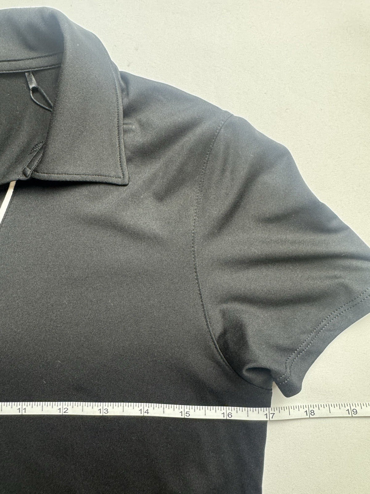 Puma Women’s Golf Shirt Sz S.   (B.161)