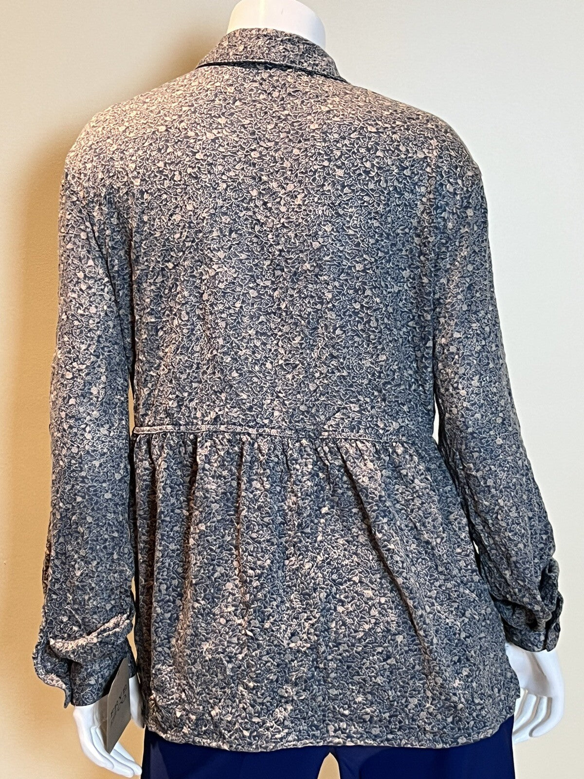 FRYE AND CO Women’s Sz S Floral long sleeve shirt multicolor