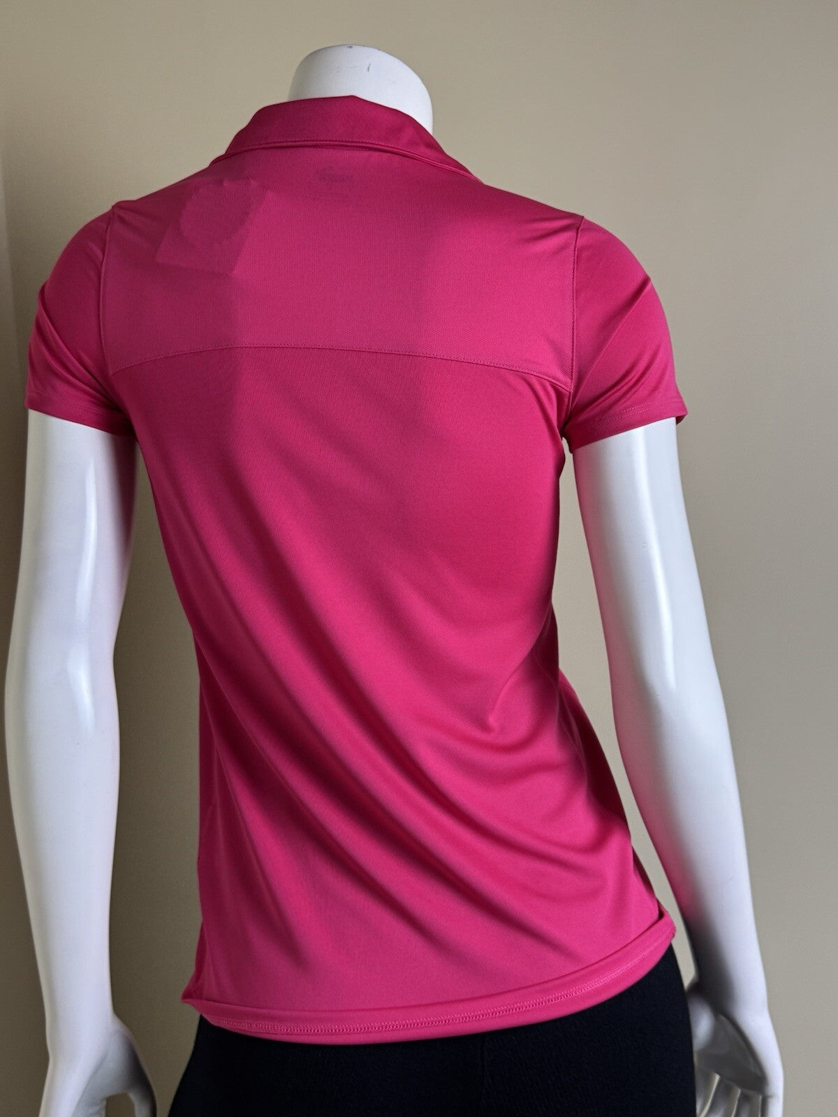 Puma Women’s Golf Shirt Sz S.   (B.130/6)