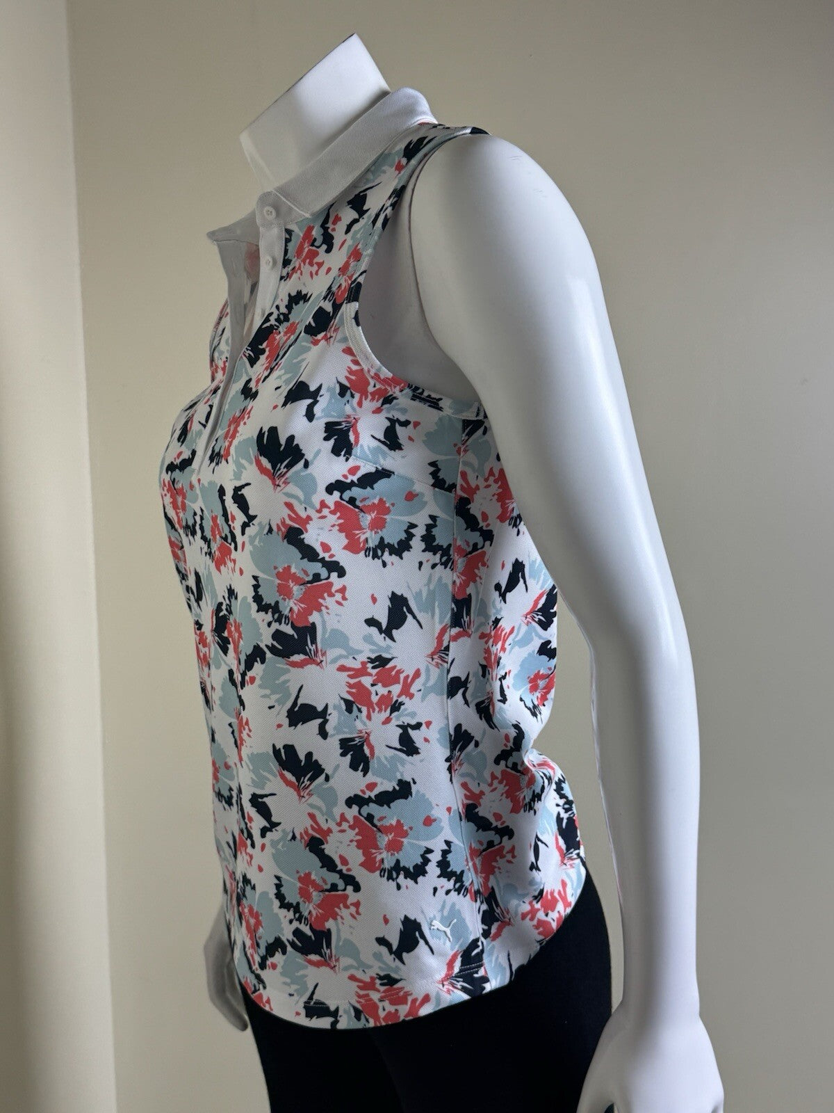 Puma Women’s Golf Shirt Sleeveless Sz S.  (B.130/4)