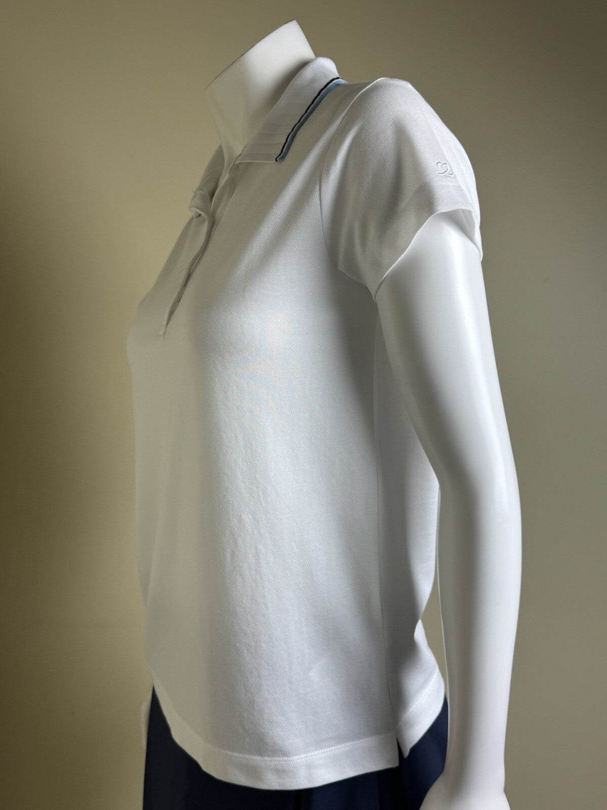 Daily Sports Women’s Golf Shirt Sz M     (B.140)