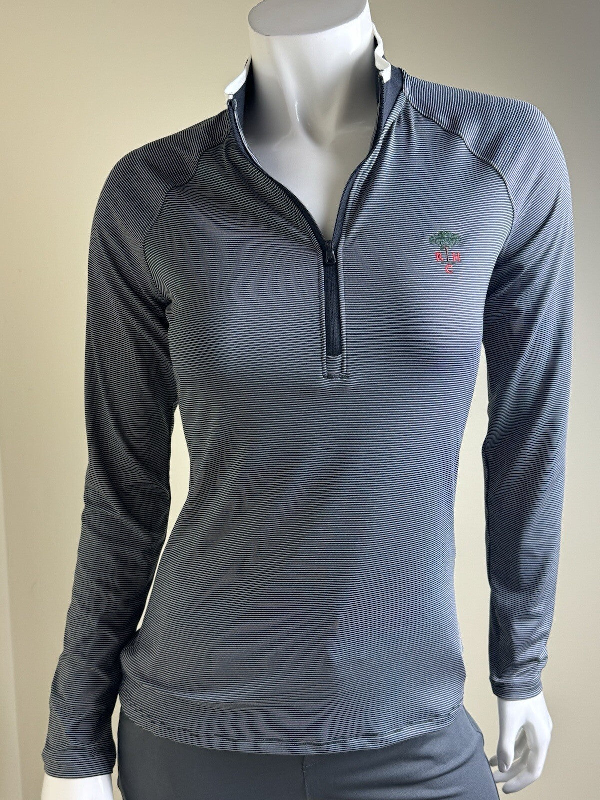 Under Armour Women's Golf Sweatshirt Size XS (B.111)