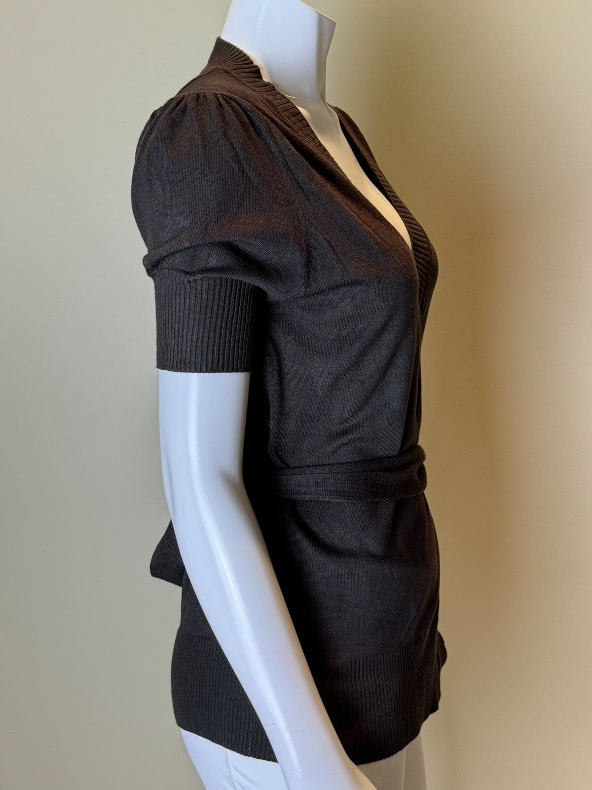 $160 Vertigo Paris Women’s Cardigan Sz M Brown Short Sleeve (B.58)