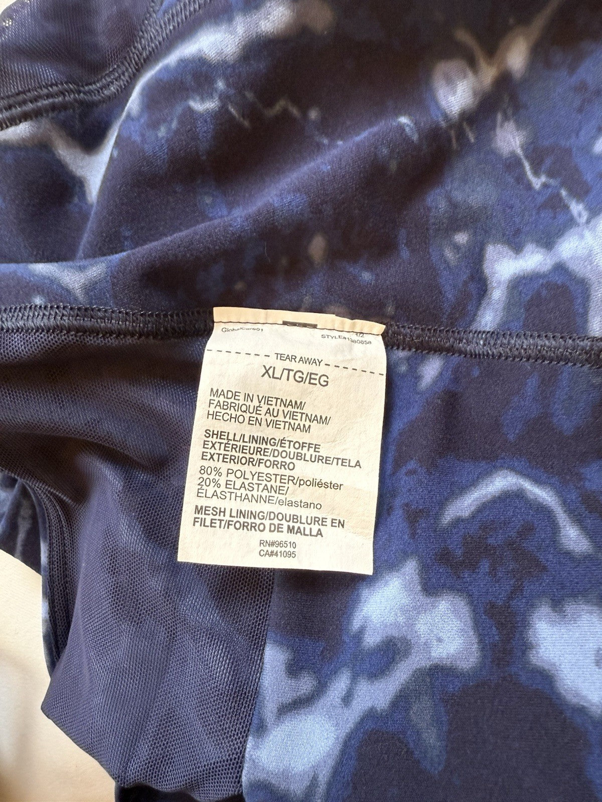 $75 Under Armour Women’s Crossover Top Sz XL.  (B.167)