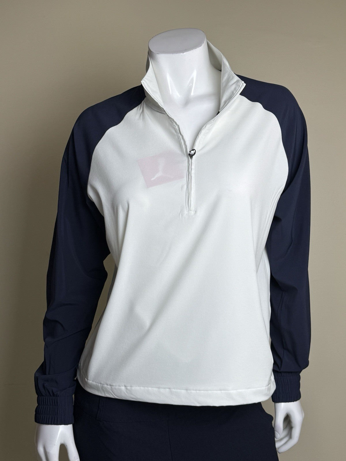 PUMA Women's Golf Sweatshirt Sz S.  (B.065)