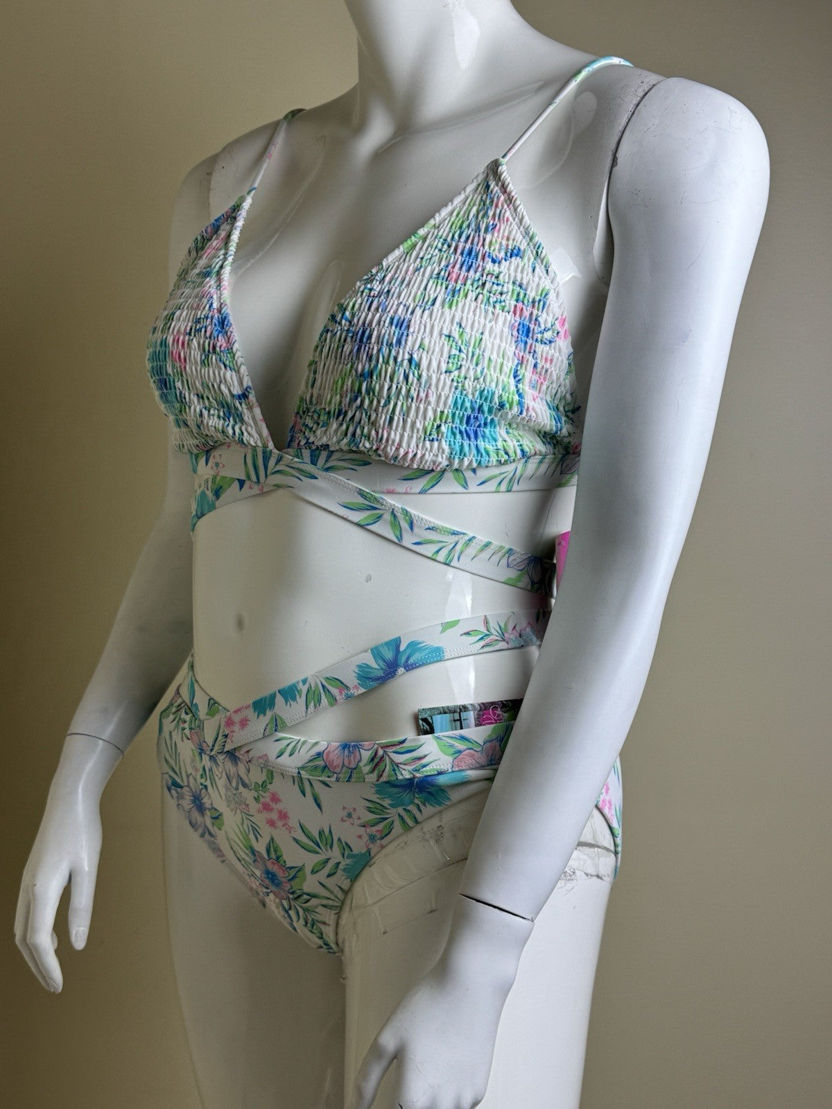 Breaking Waves Women’s 2 Pc Bikini Sz XL     ( B.037)