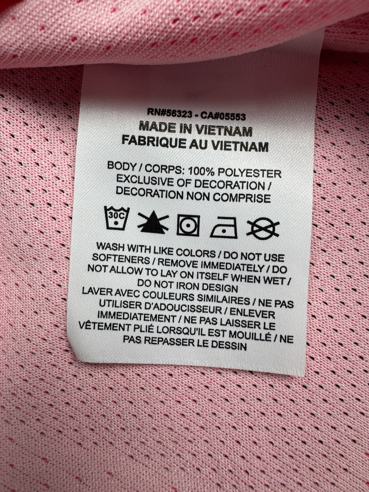 Nike Women’s Top Golf Shirt Sz S.       (B.170)