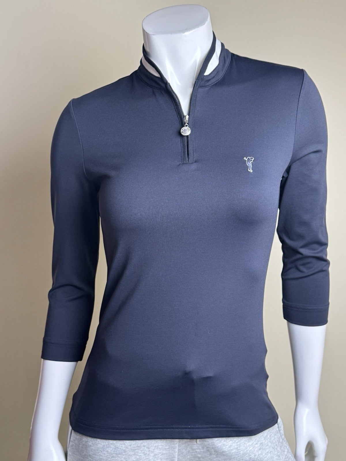 $129 GOLFINO Women's Golf Shirt Navy Size 6.  (B.189)