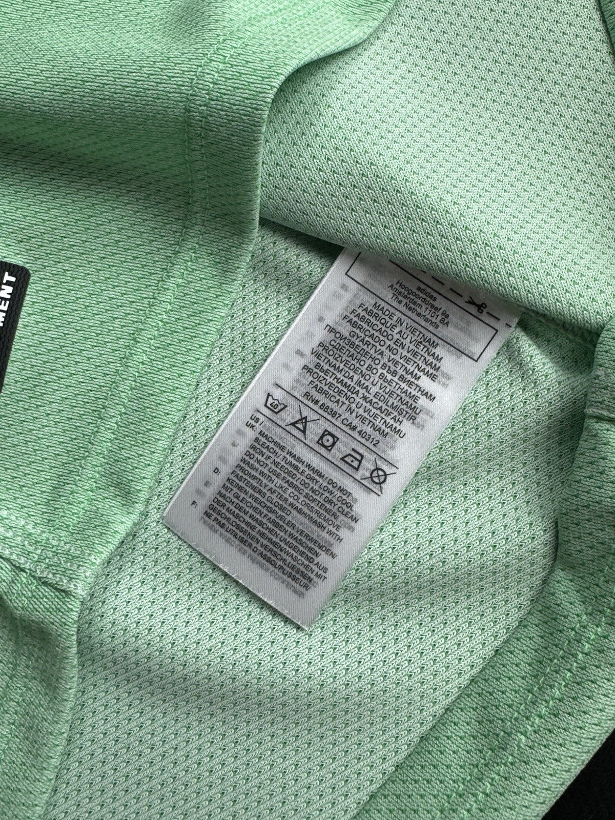 Adidas Women’s Golf Shirt Sz S    (B.188)