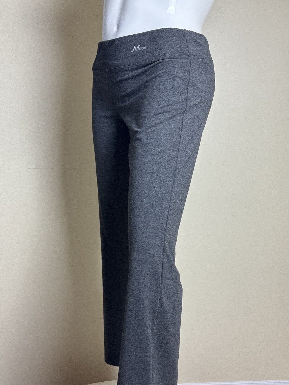 NIRLON Women’s Charcoal Gray Stretch Pants Sz 2XL. (B.100)