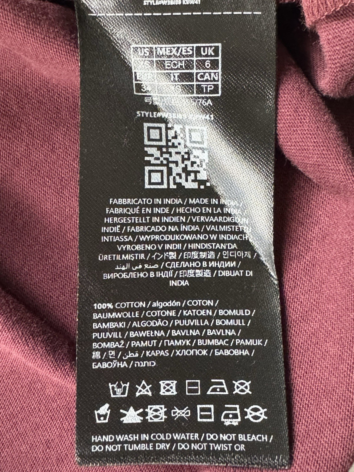 $59 Guess Women’s Heart Aflame Lace Tee Sz XS. (B.150)