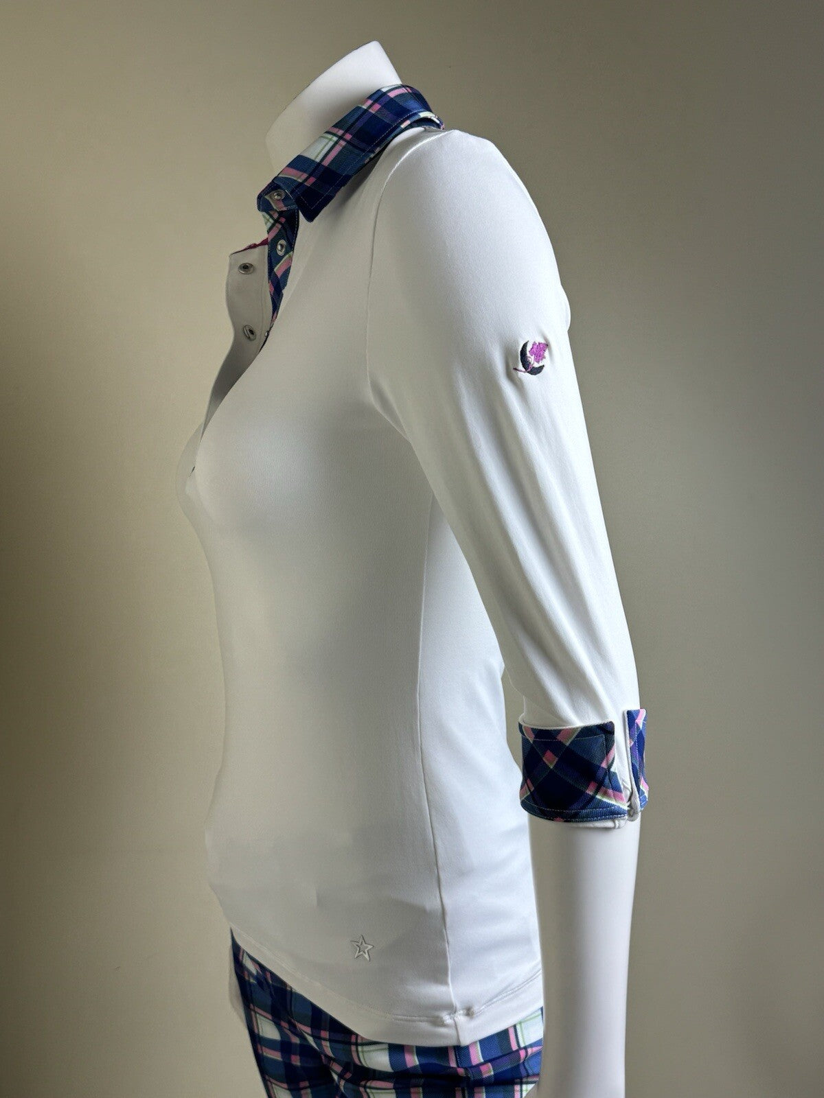 Lohla Sport Women’s Golf shirt White w/Plaid Sz XS.   (B.113)