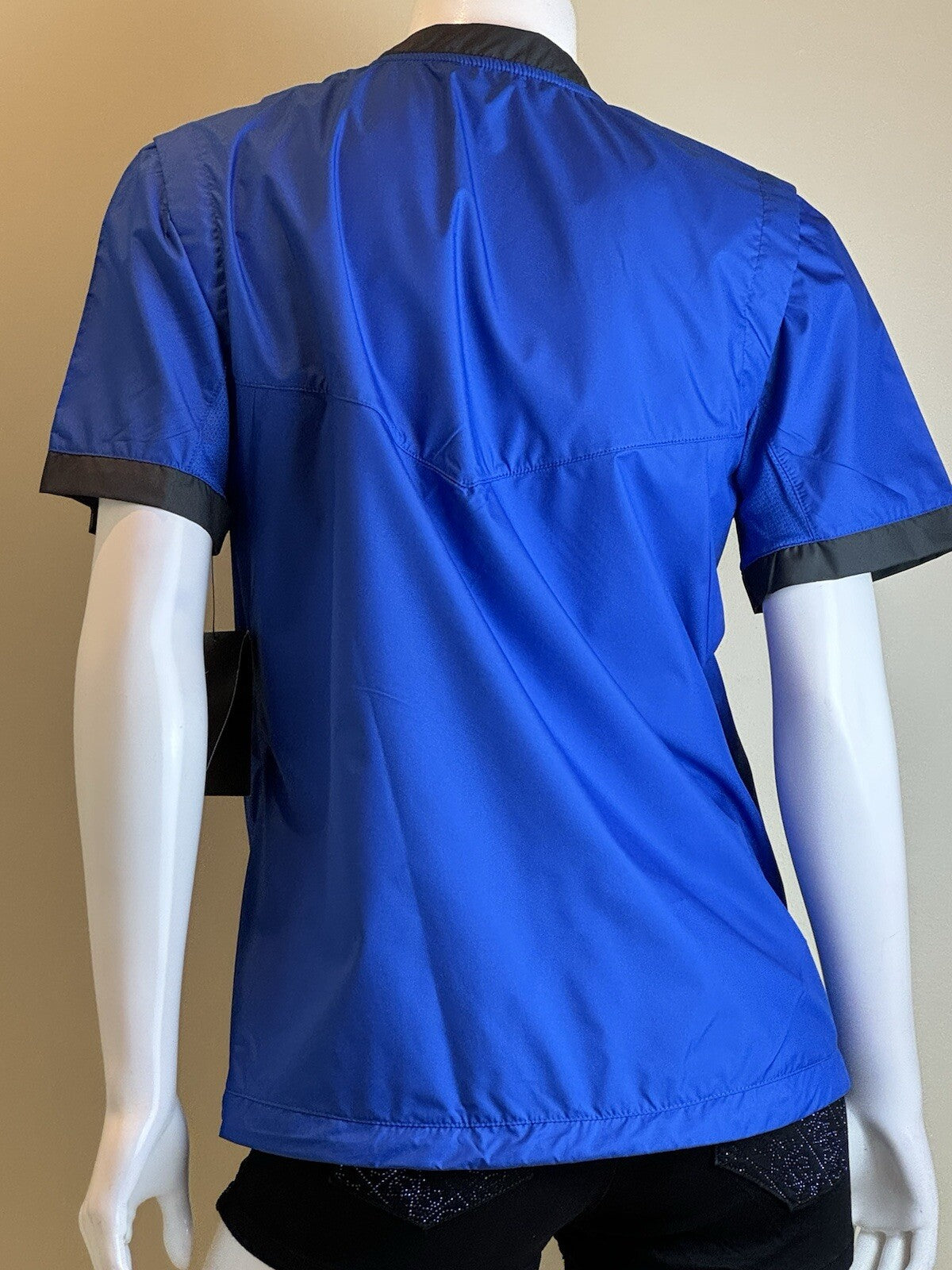 $60 Nike Yoga Women's Blue Size S Short Sleeve Yoga Top. (B66)