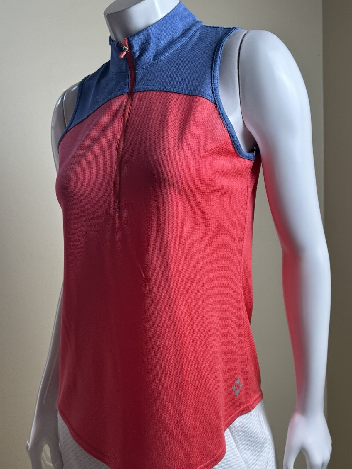 $82 JOFIT WOMEN'S GOLF SHIRT Sz M        (B.175)