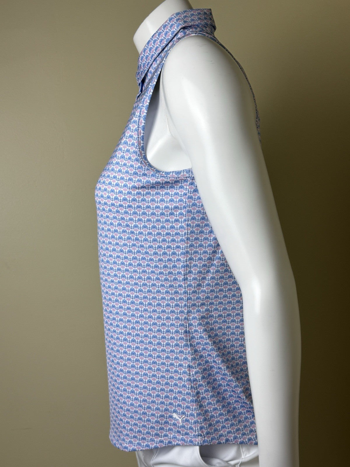 Puma Women’s Golf Shirt Sz S.   (B.162)