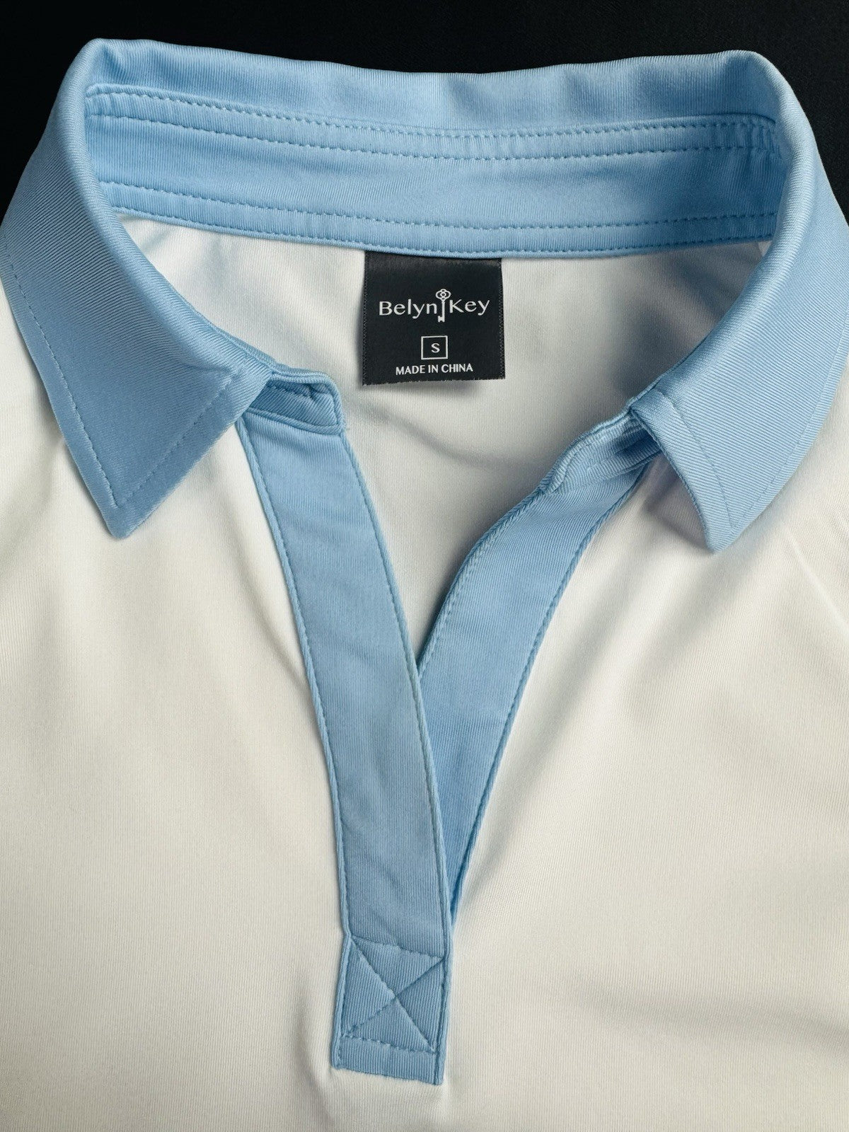 BELYN KEY Women’s Golf Shirt Sz S.    (B.170)