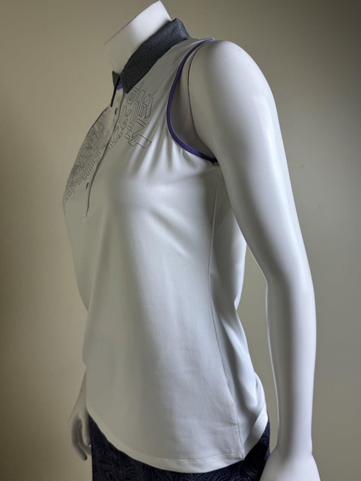 Annika Cutter and Buck Women’s Polo Shirt Size M      (B.153)