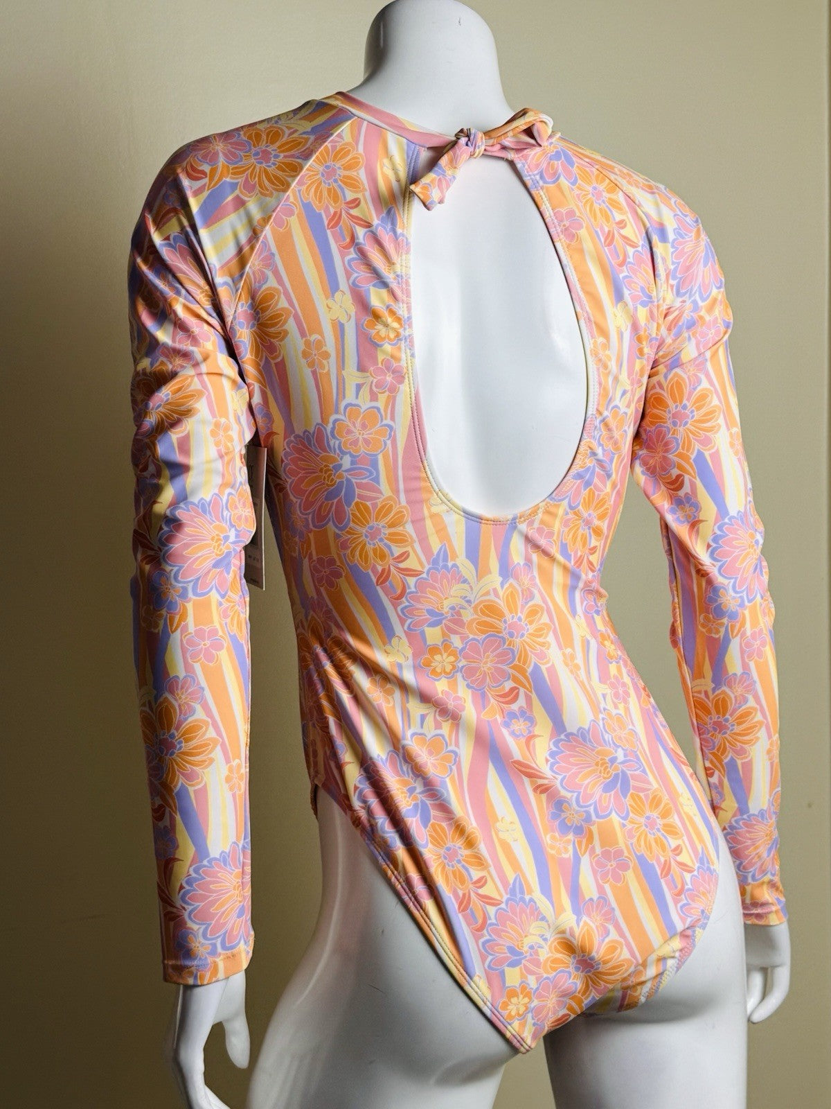 $98 Ocean Pacific Floral Long Sleeve Cut Out 1Pc Bathing Suit Sz L.    (B.184)