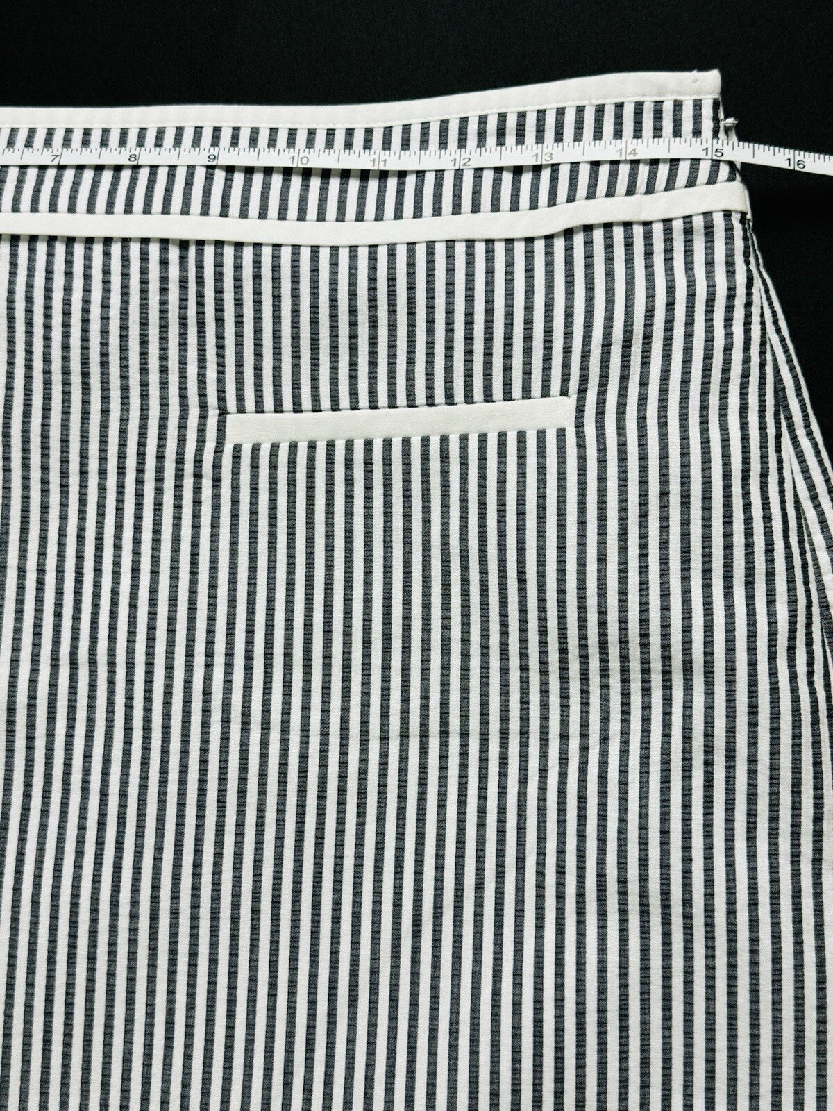 TALBOTS Women’s Gray White Skirt Sz 2  (B.87)