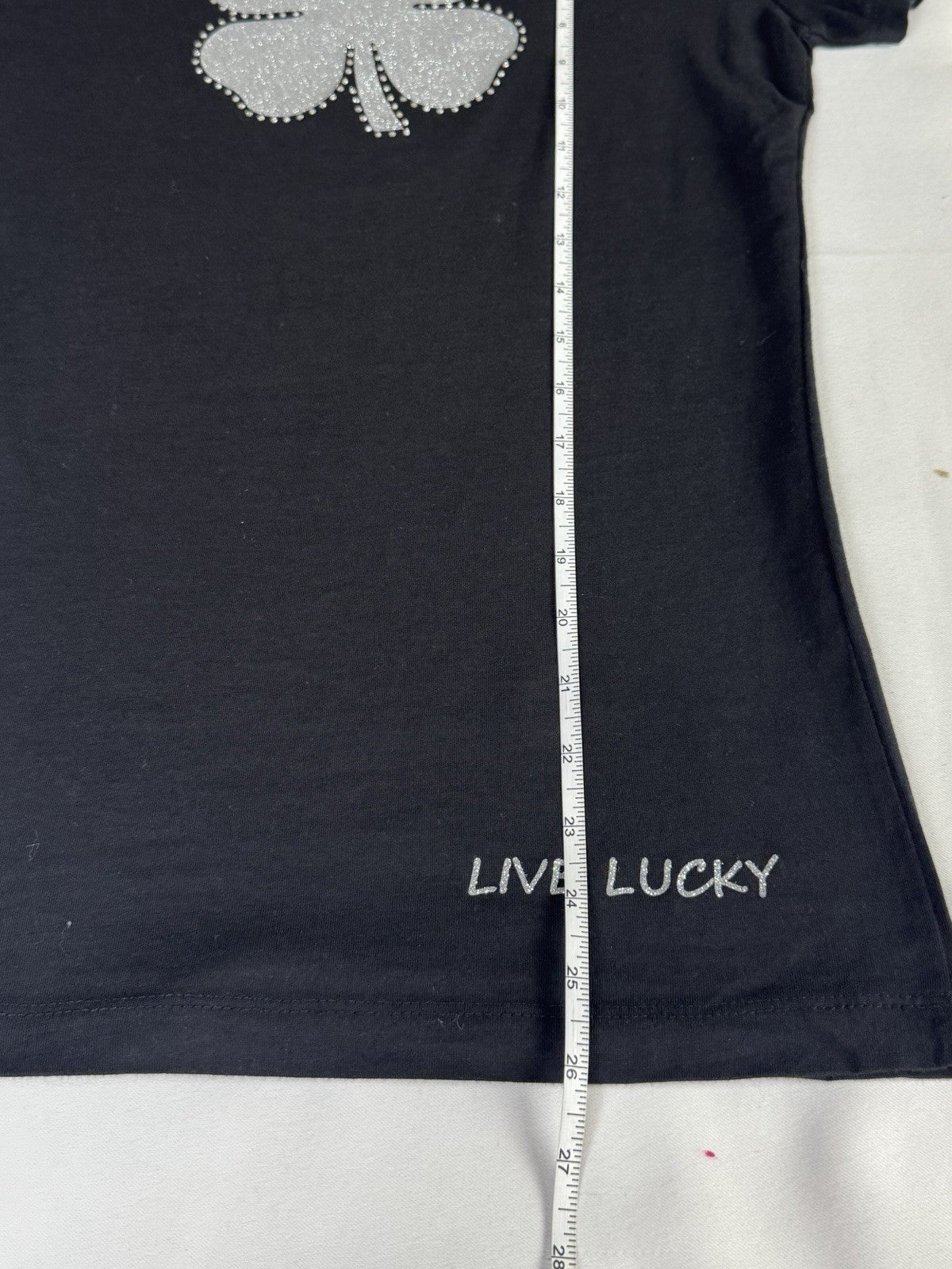 Black Clover Women’s T-Shirt Logo Sz M    (B.182)