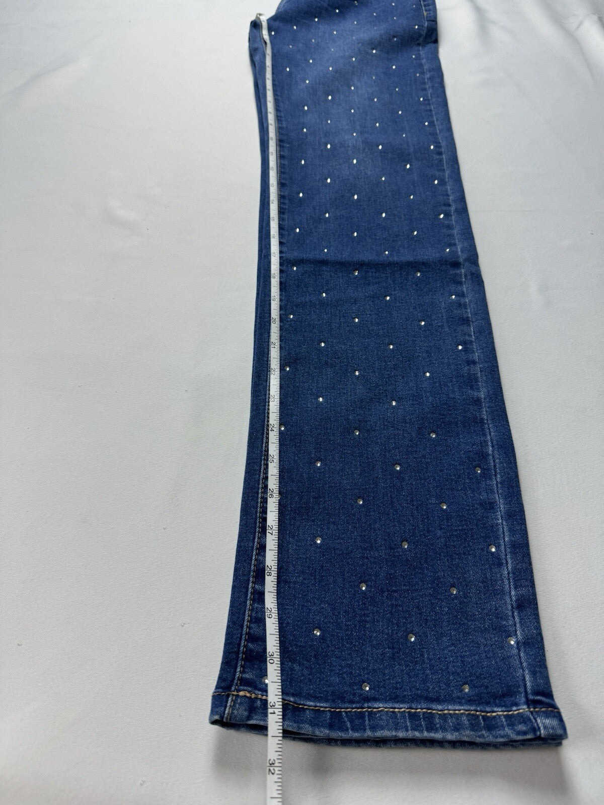 $89 Bebe Rhinestone Blue Jeans Women's Sz 6/28.    (B.116)
