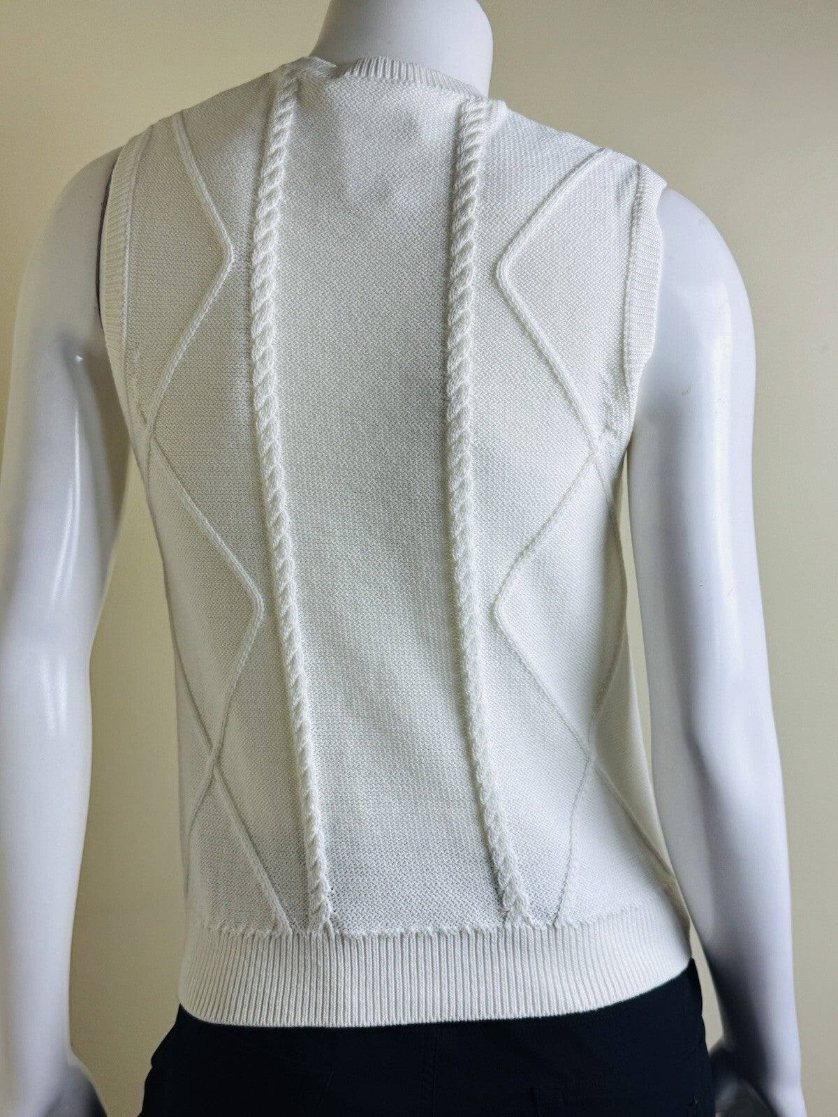 Puma Women’s Golf Ivory VEST Sz S.    (B.128)