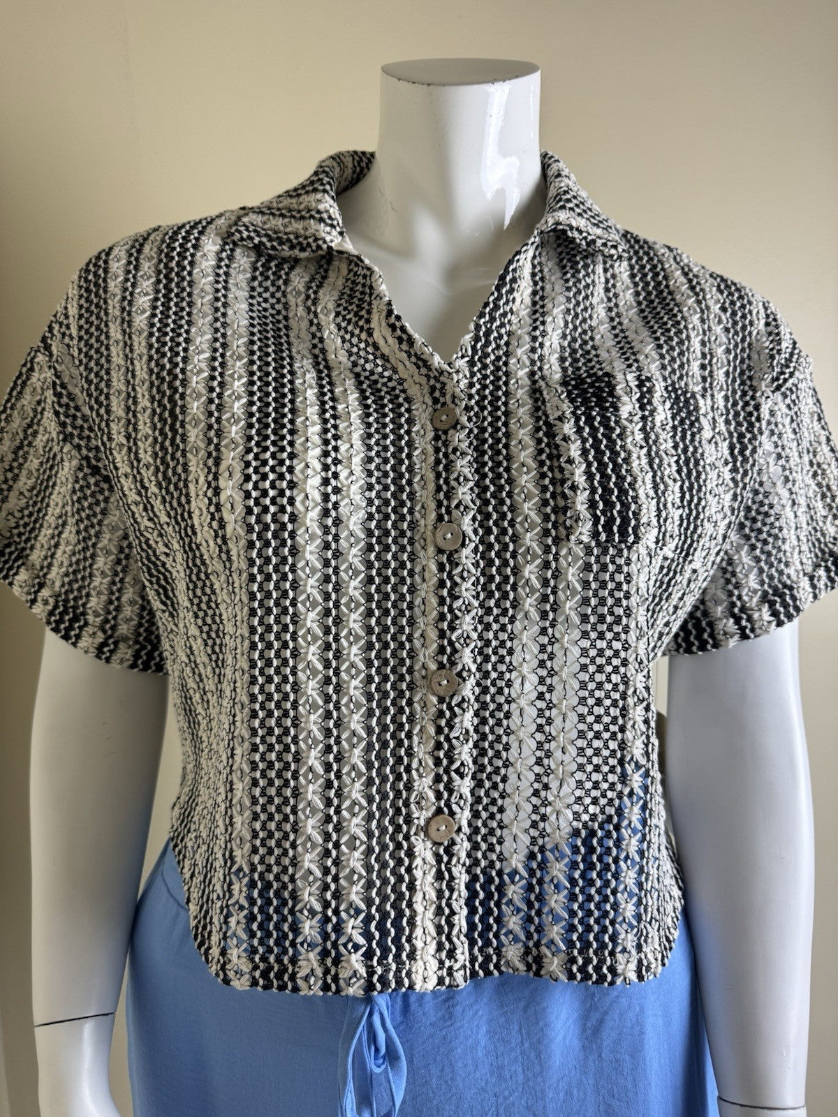 PEACH Women's Crochet Shirt Sz XL    (B.160)