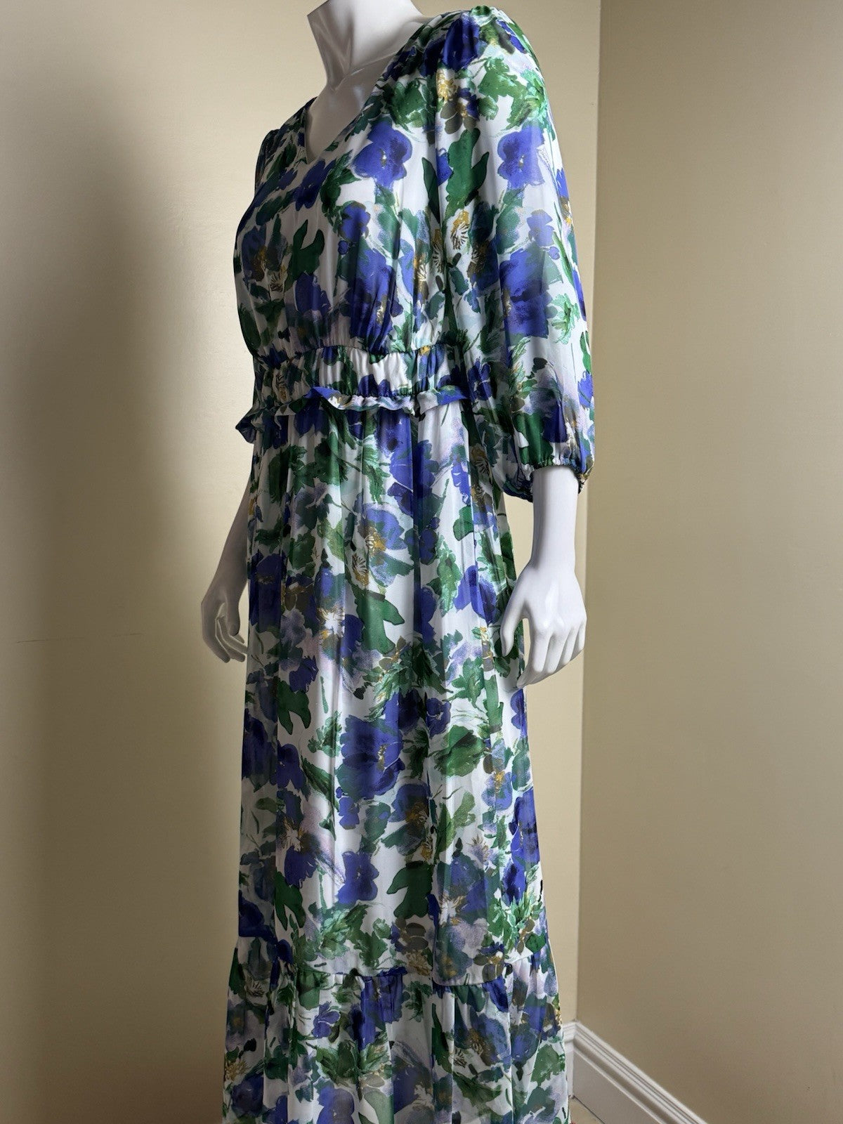 Nina Leonard Floral Maxi Dress Sz M.   (B.173)