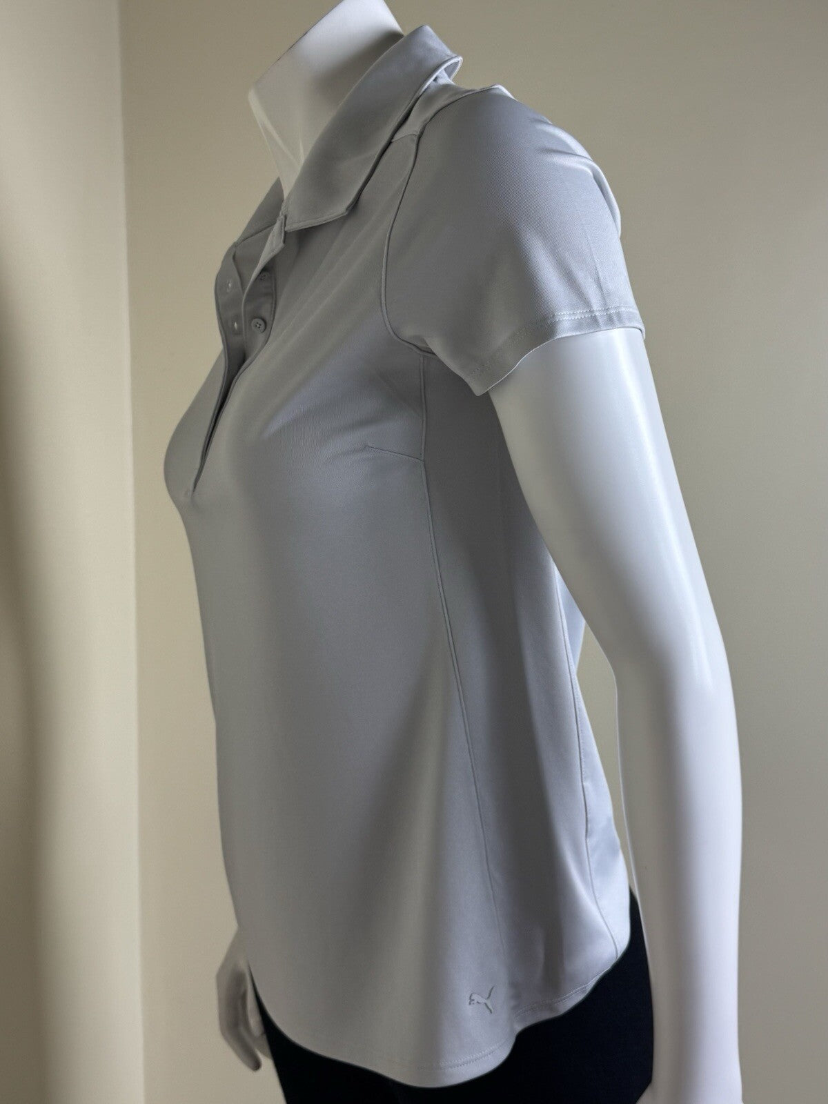 Puma Women’s Golf Shirt Sz S.   (B.117/7)