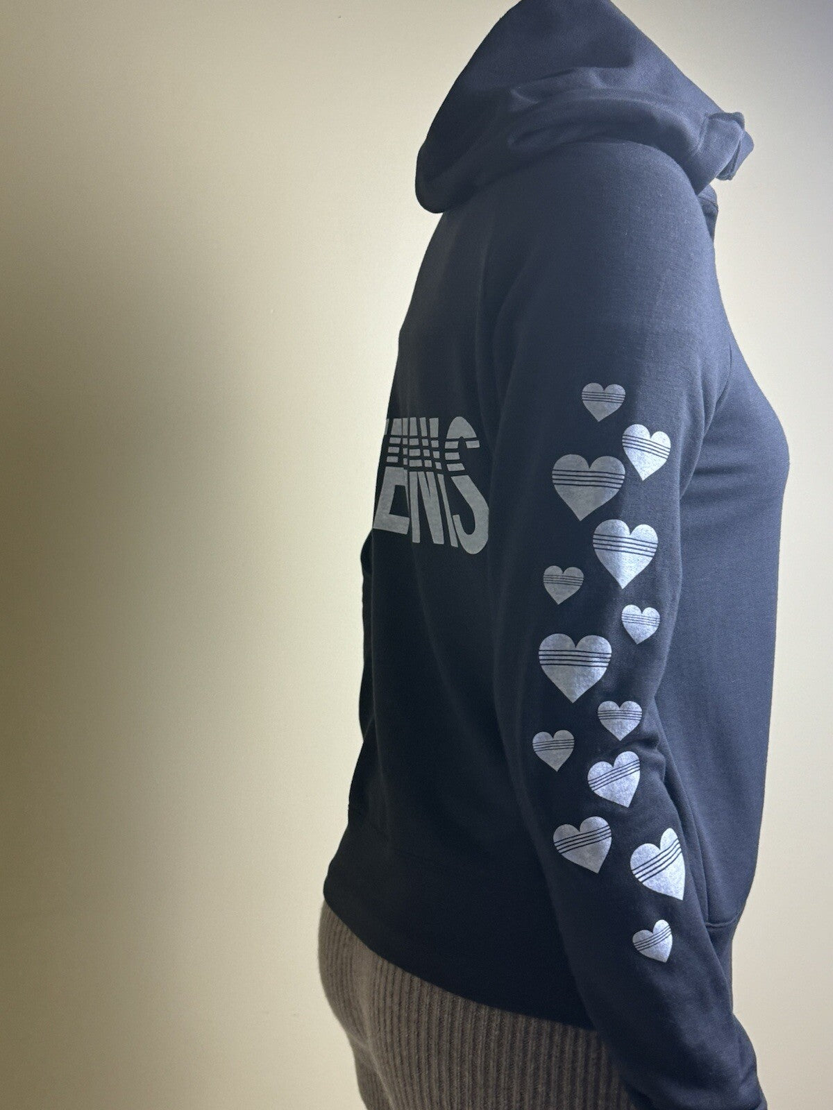 BIRD & VINE Los Angeles Women’s Sz M Tennis Logo Hoodie Sweater.  (B.107)