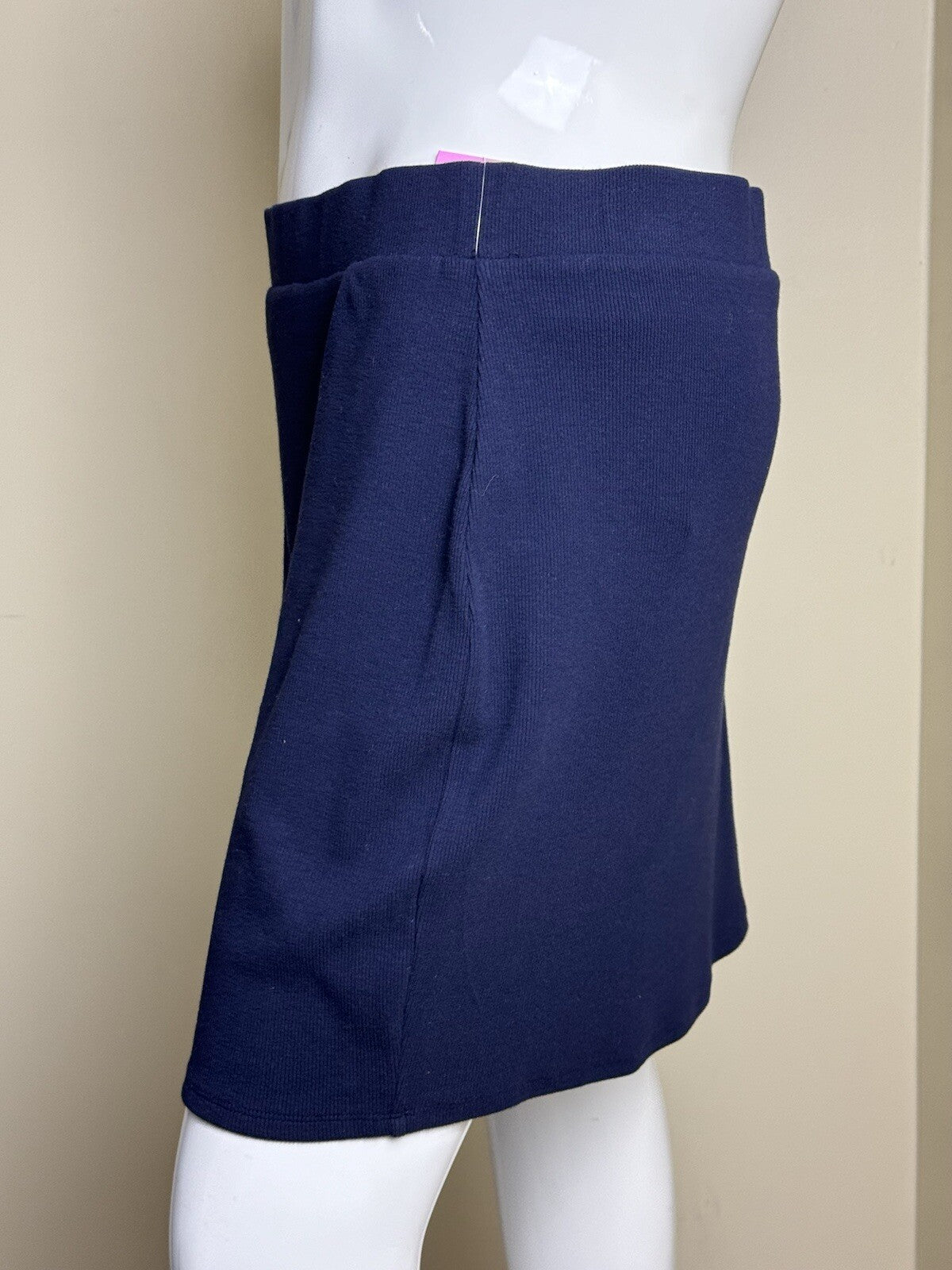 Riley & Rae Women's Navy Mini Skirt Size 2XL   (B.109)