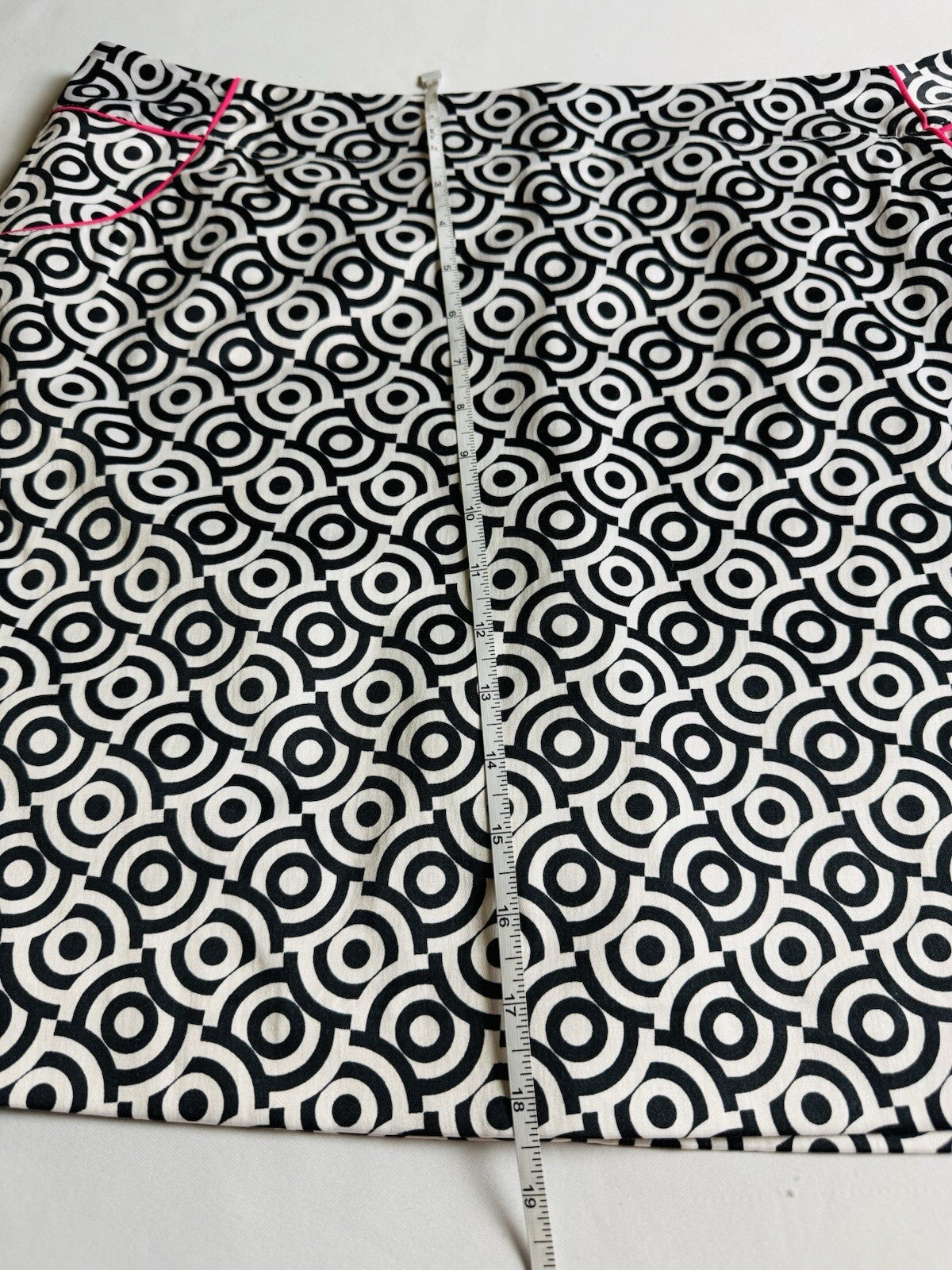 SPORT HALEY Women’s Golf Skort Black and White Sz 16. (B.125)