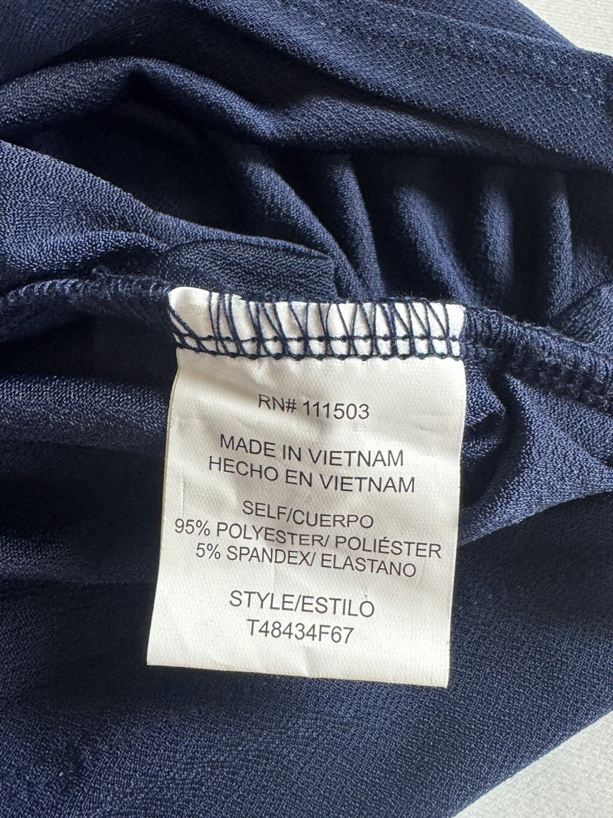 AUW Women’s Pearl Button Navy Blouse Sz L.      (B.187)