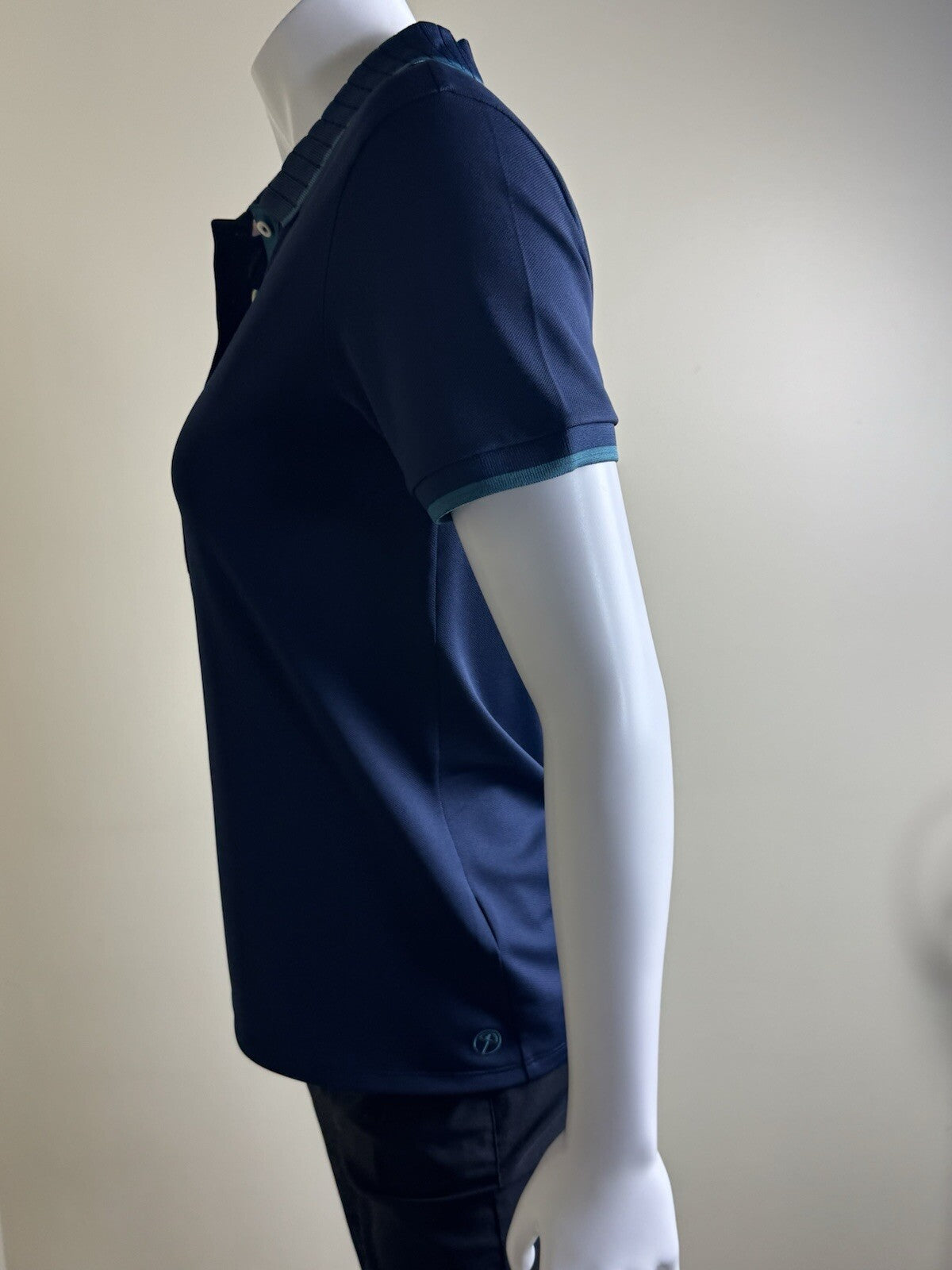 Puma Women’s Golf Shirt Navy Sz S.   (B.128/5)