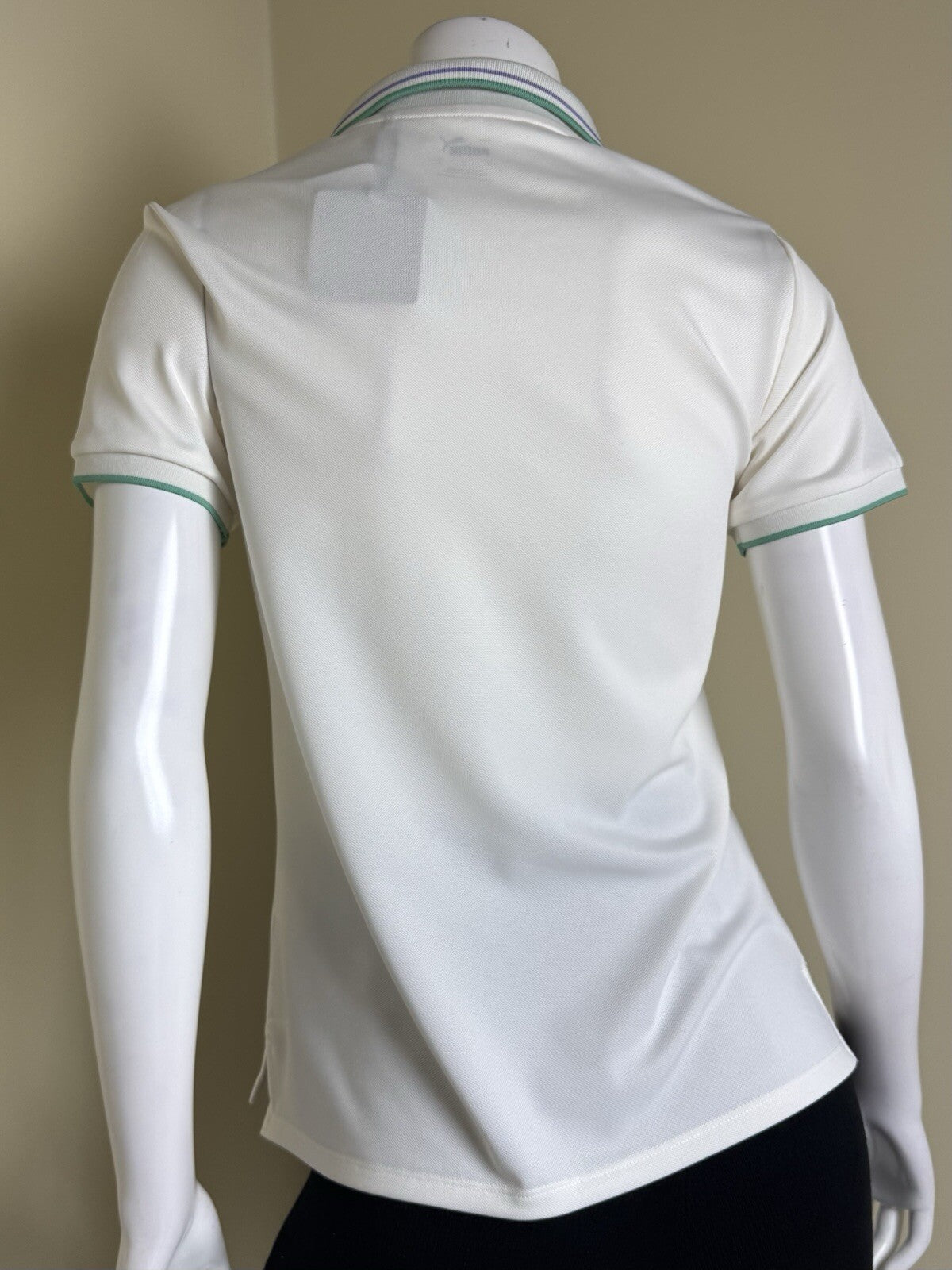 Puma Women’s Golf Shirt Sz S.   (B.130/7)