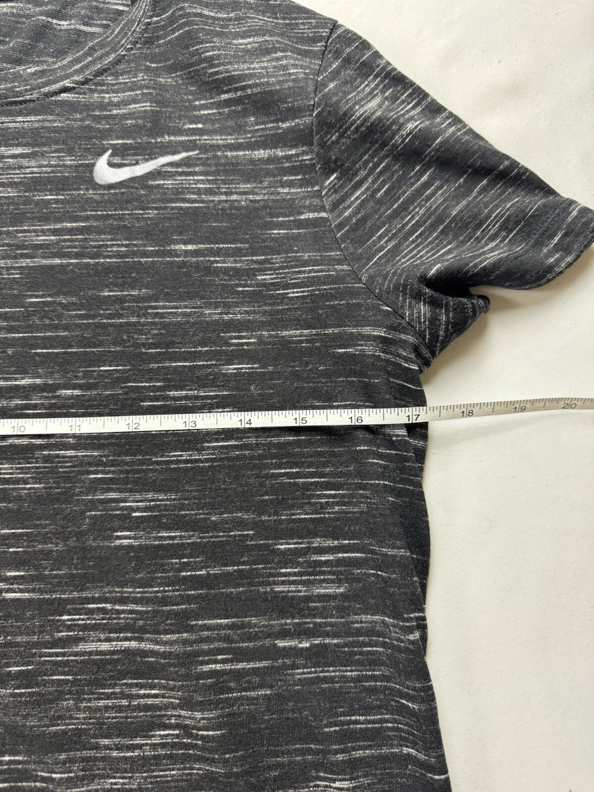 Nike Dri-fit Women’s Golf Shirt Sz M.    (B.135)